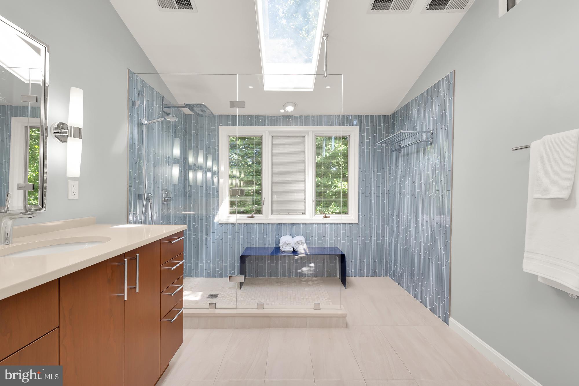 Real estate listing preview #24