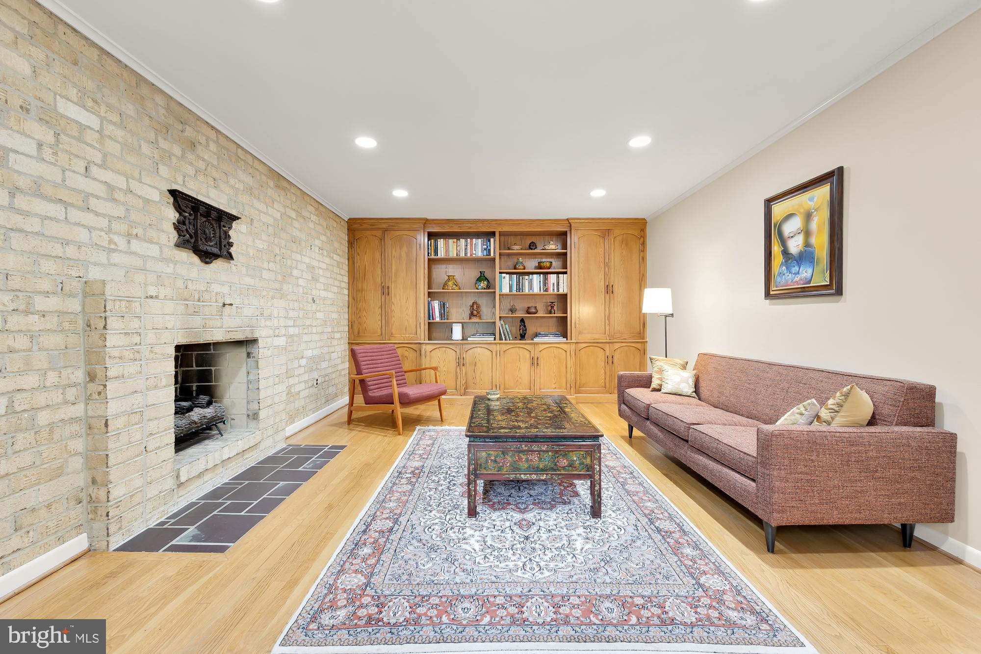 Real estate listing preview #16