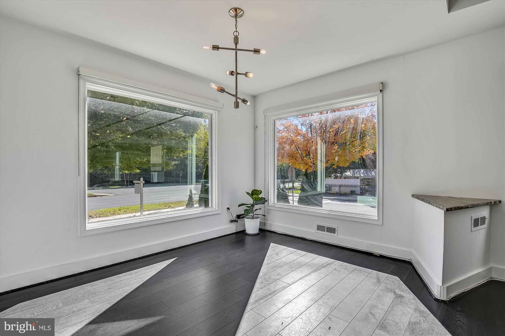 Real estate listing preview #7