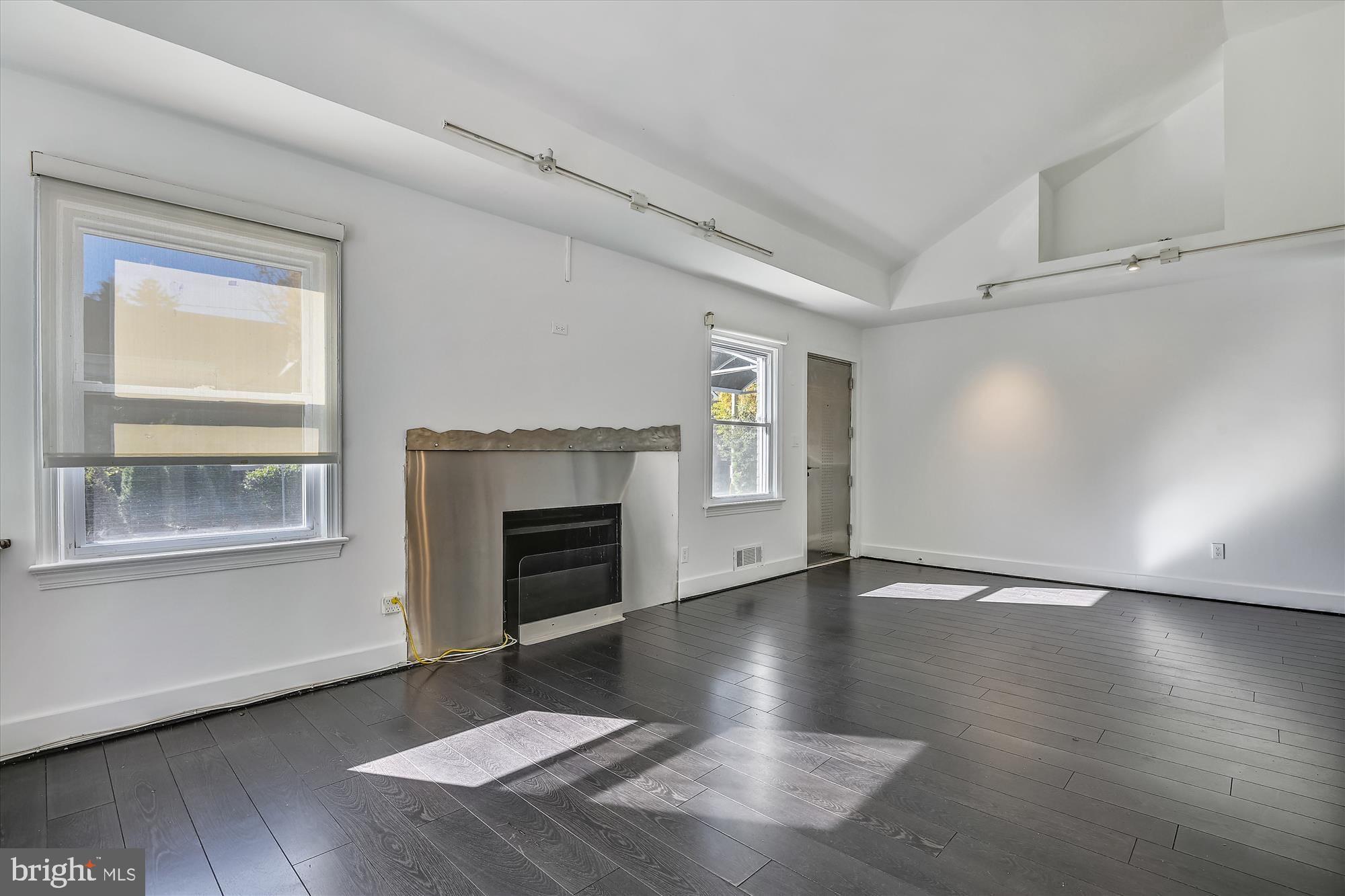 Real estate listing preview #10