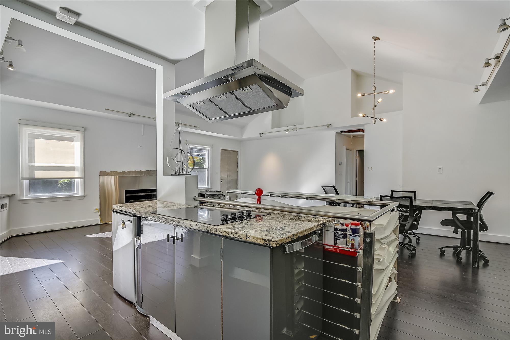 Real estate listing preview #4