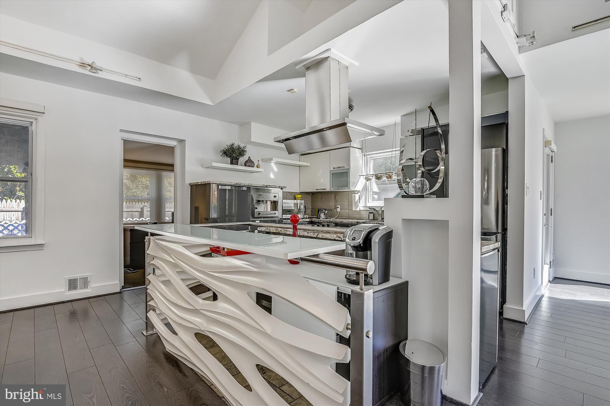 Real estate listing preview #11