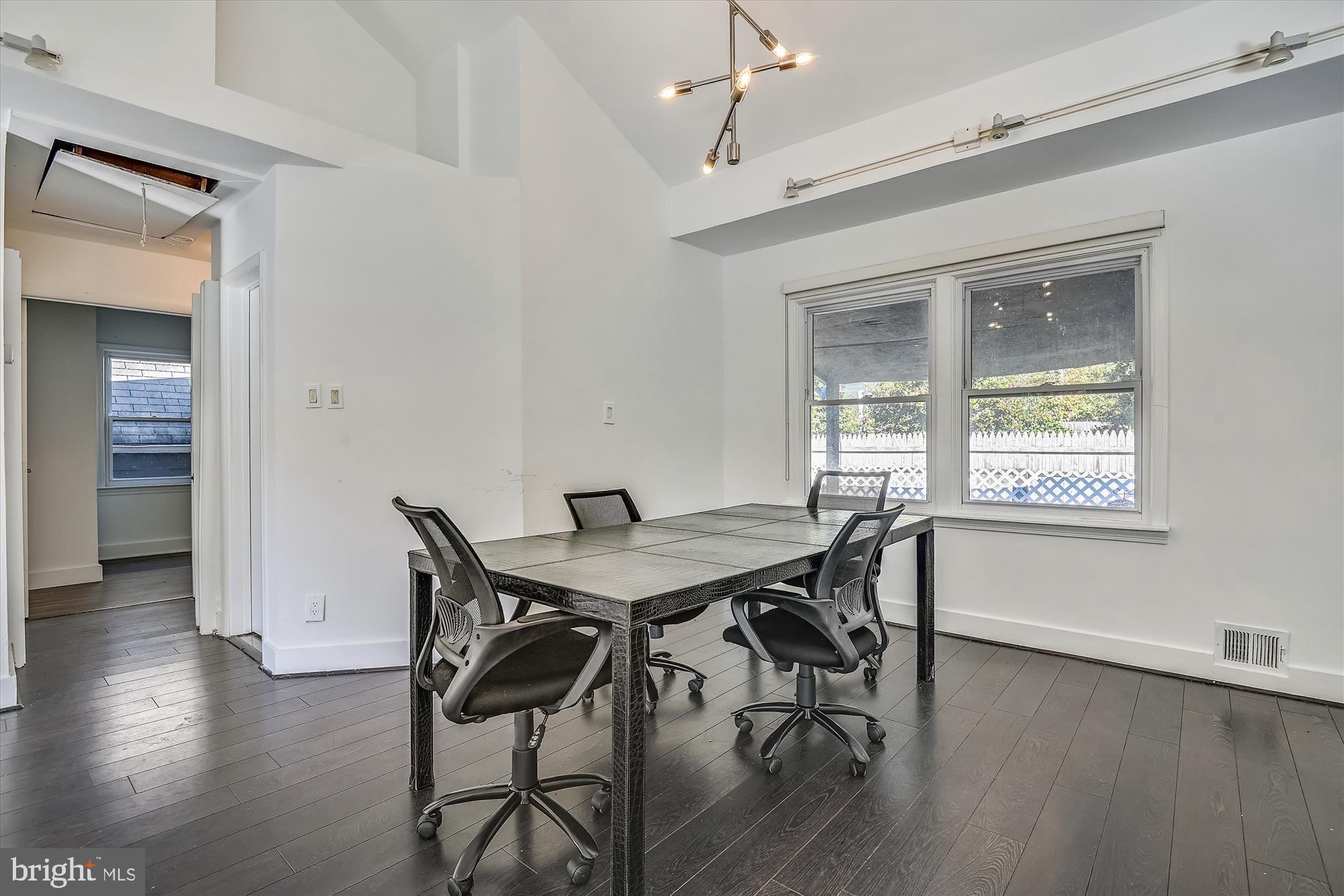 Real estate listing preview #12