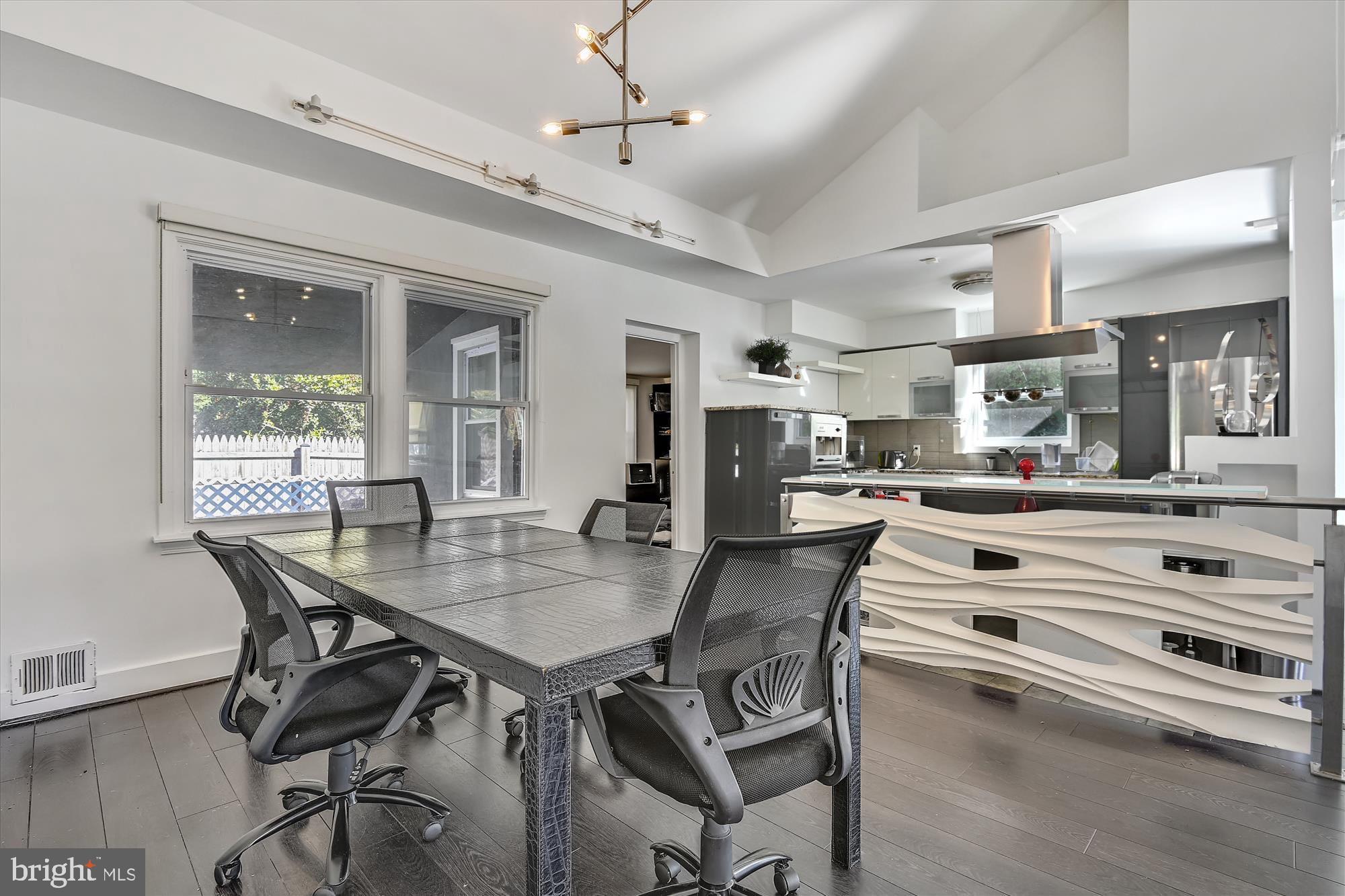 Real estate listing preview #15