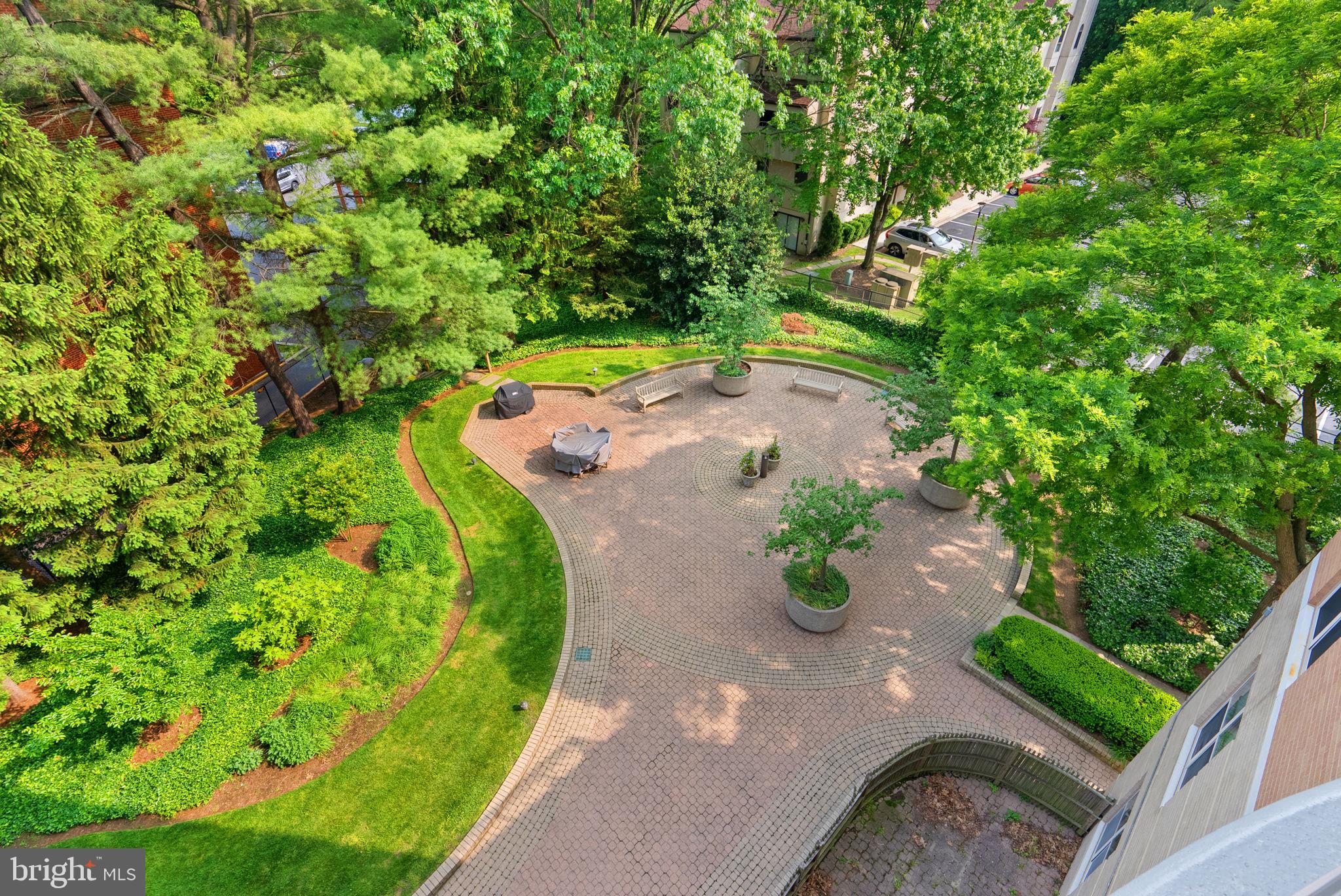 Real estate listing preview #8