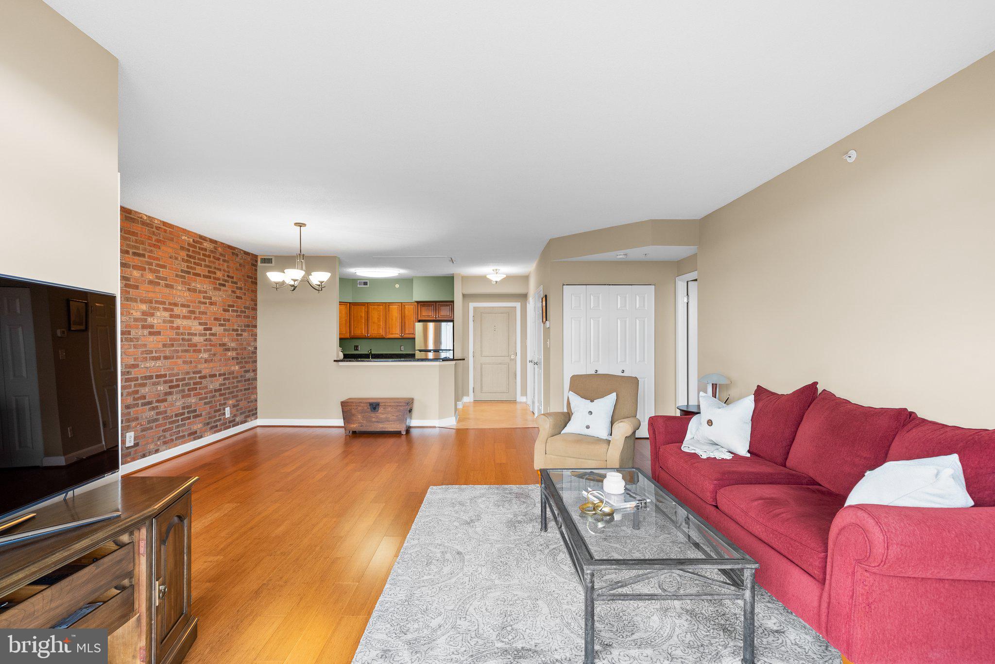 Real estate listing preview #11