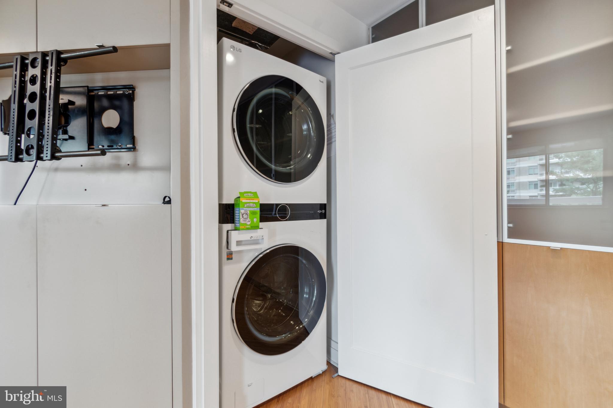 Real estate listing preview #16