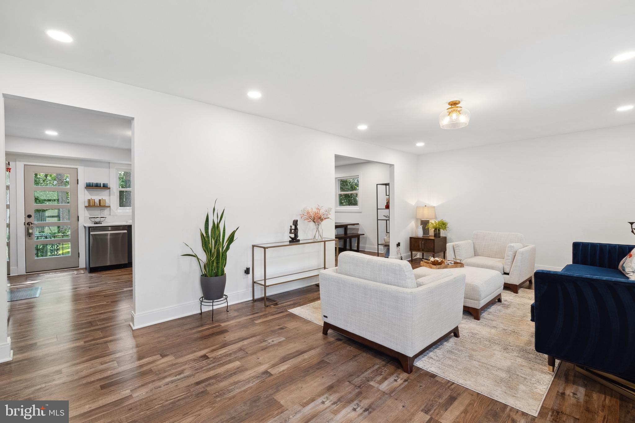 Real estate listing preview #4