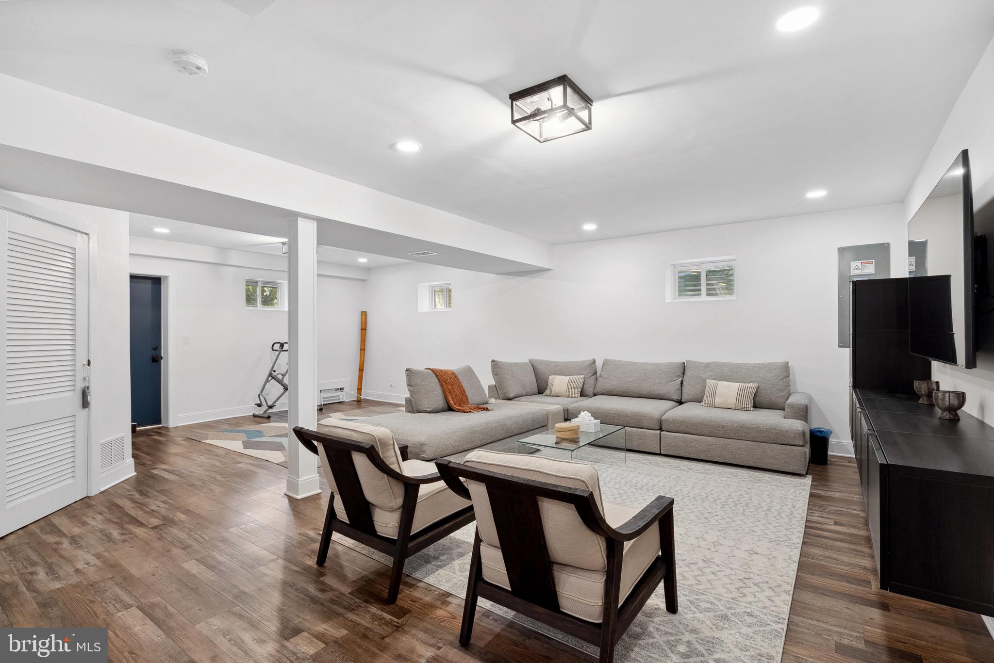 Real estate listing preview #18