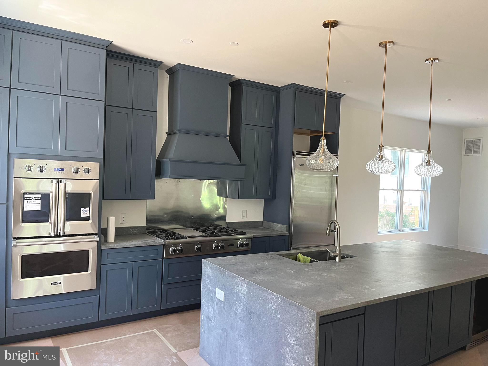 Real estate listing preview #2