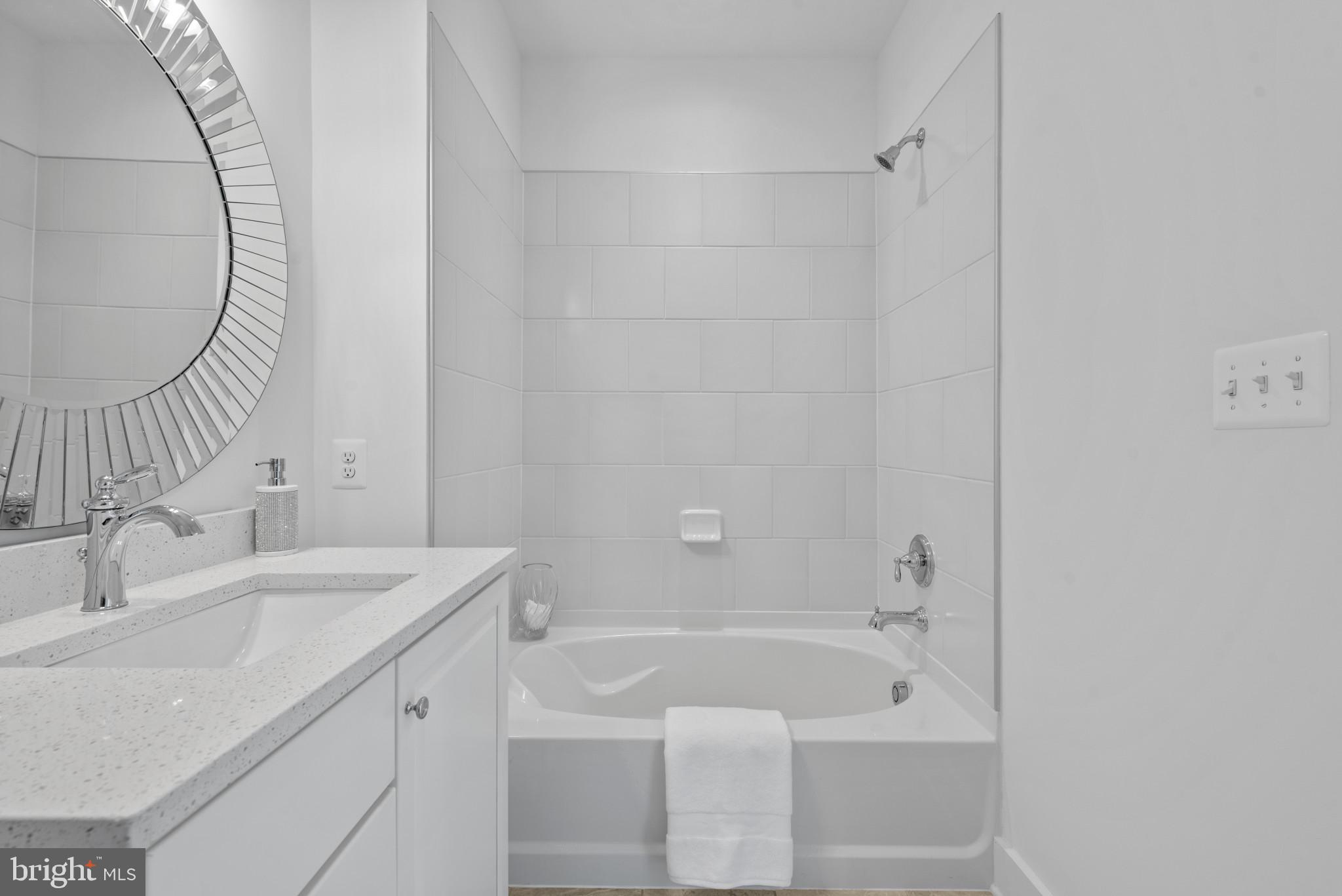 Real estate listing preview #16