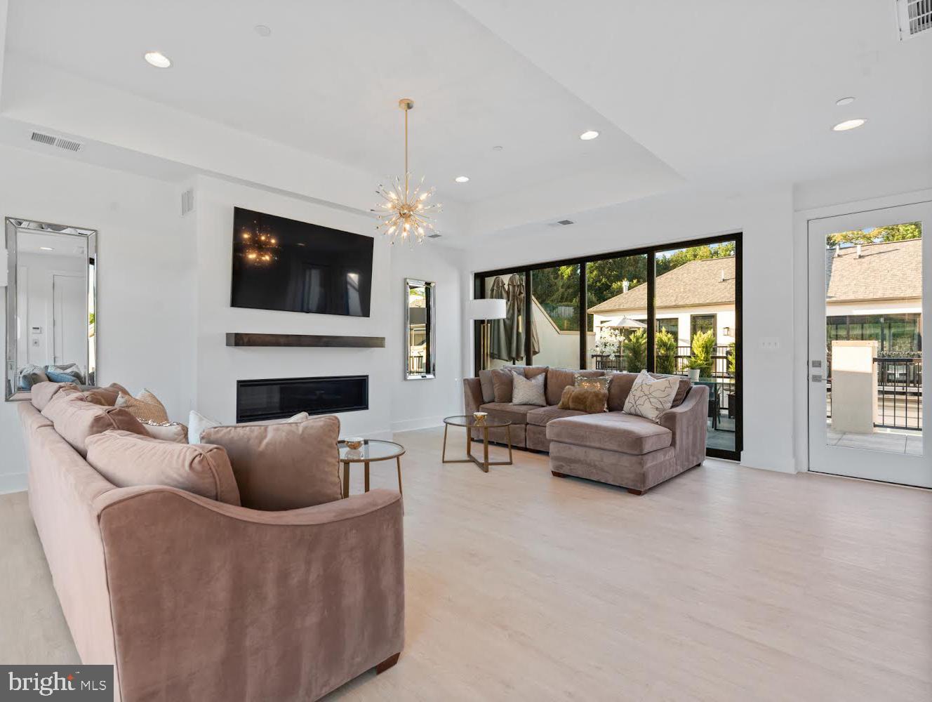 Real estate listing preview #22