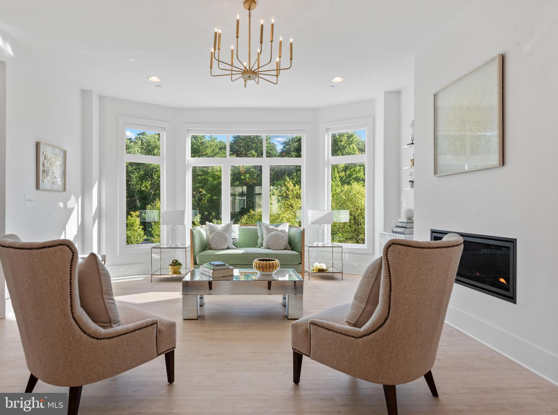 Real estate listing preview #8