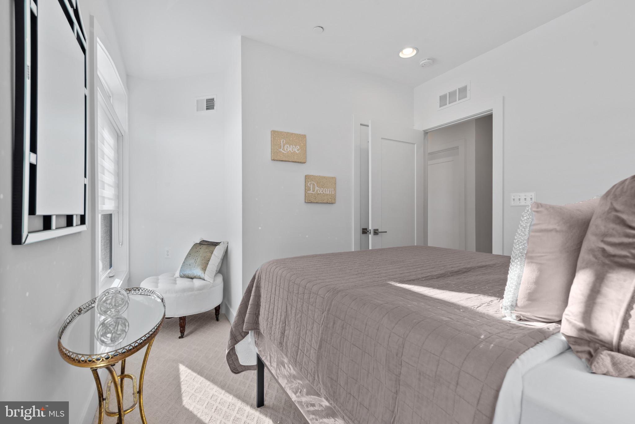 Real estate listing preview #15