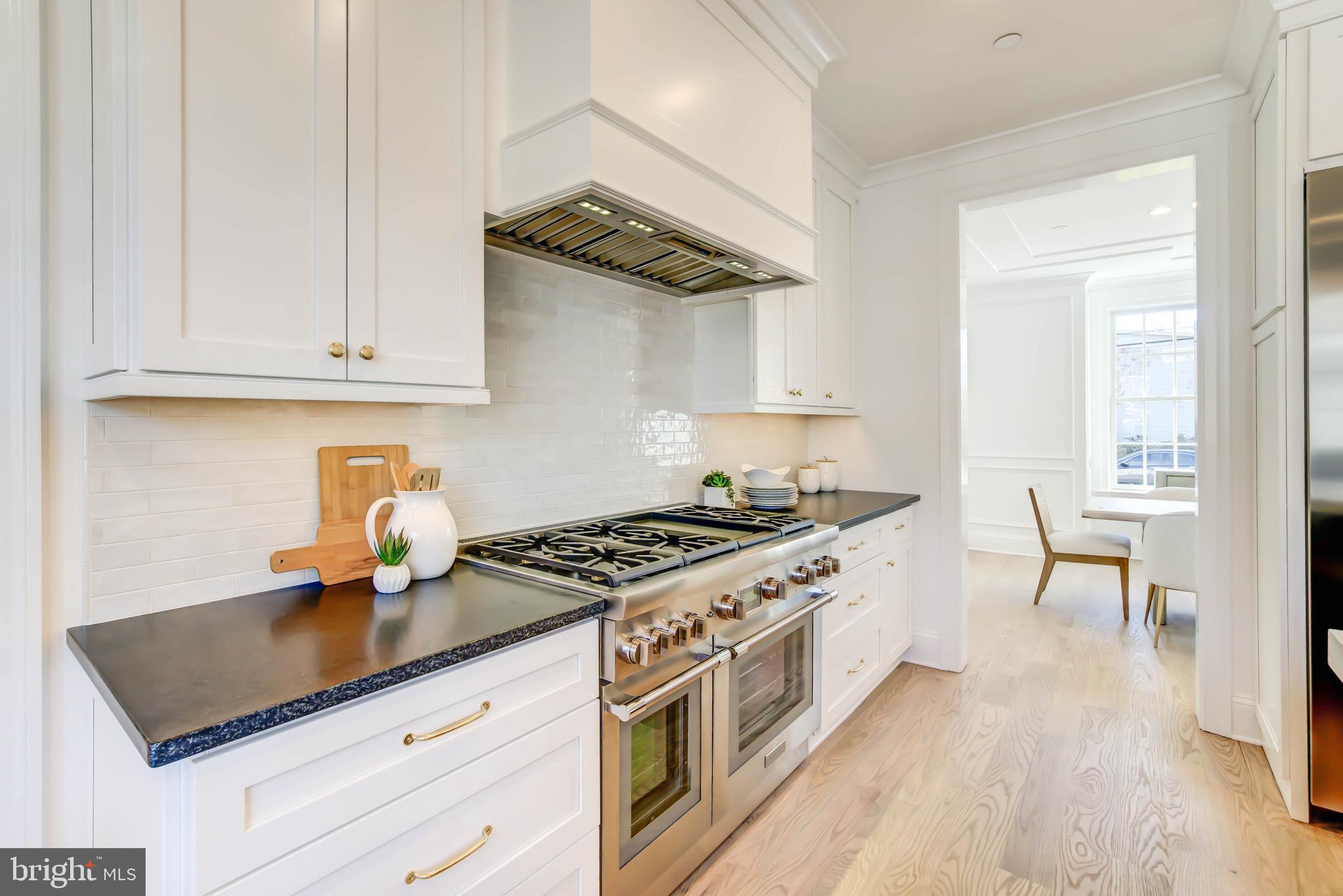 Real estate listing preview #15