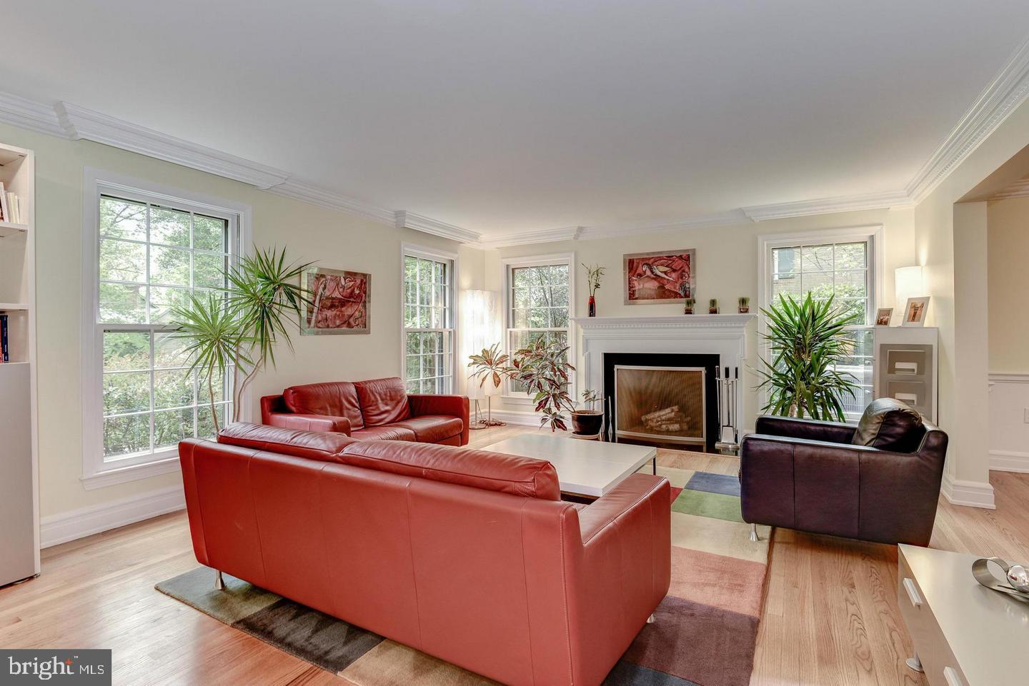 Real estate listing preview #4