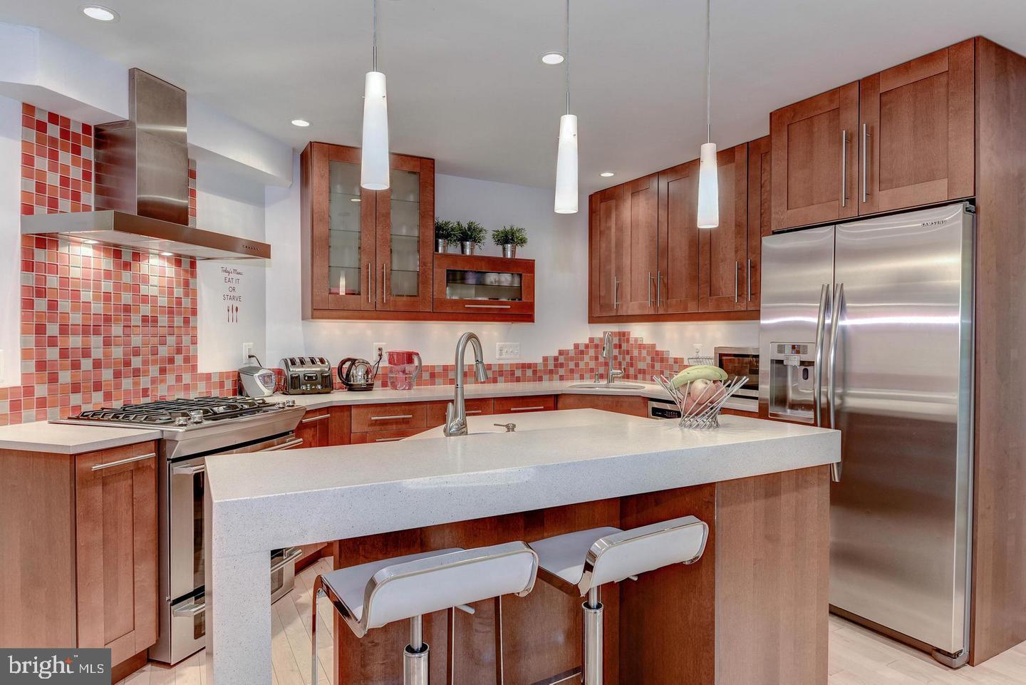 Real estate listing preview #8