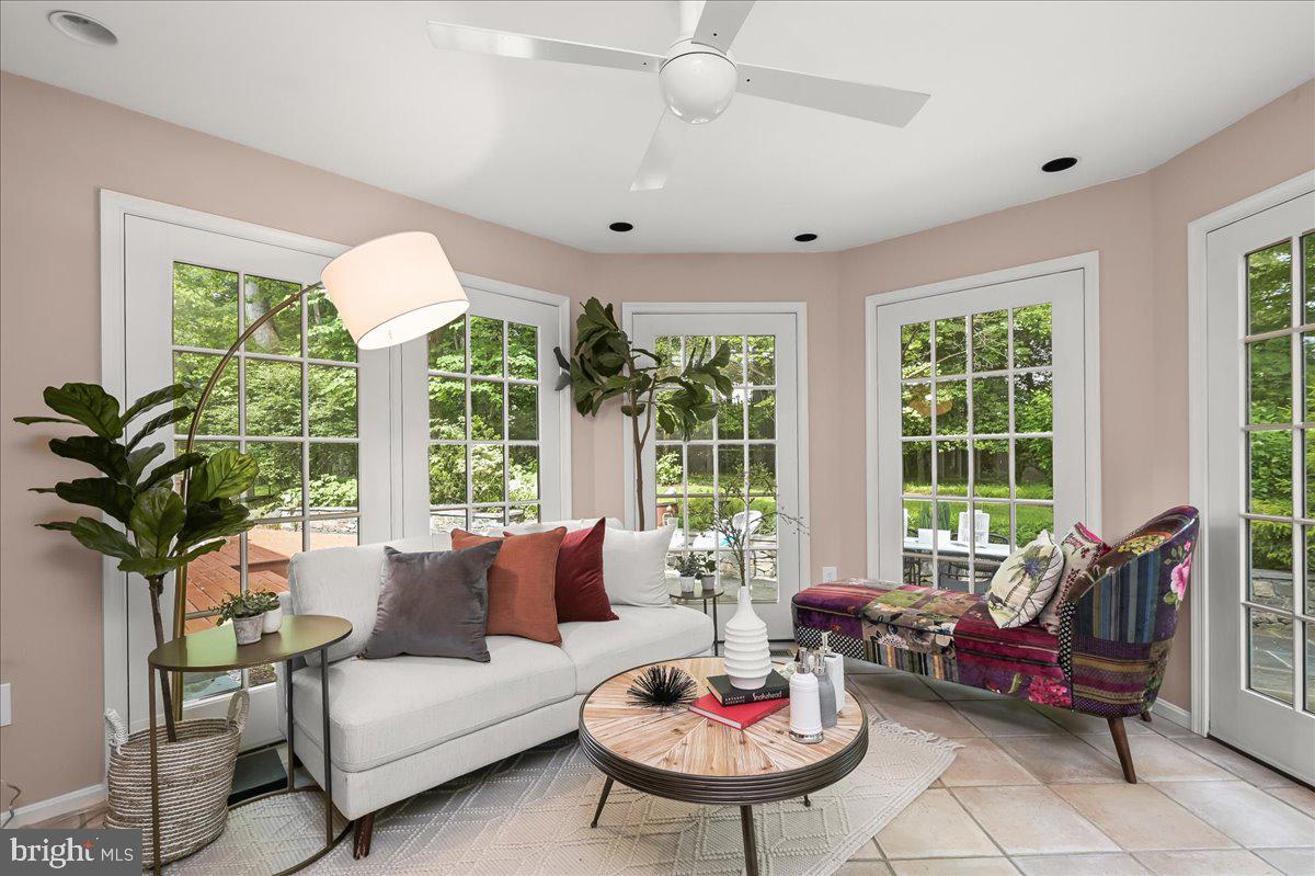 Real estate listing preview #14