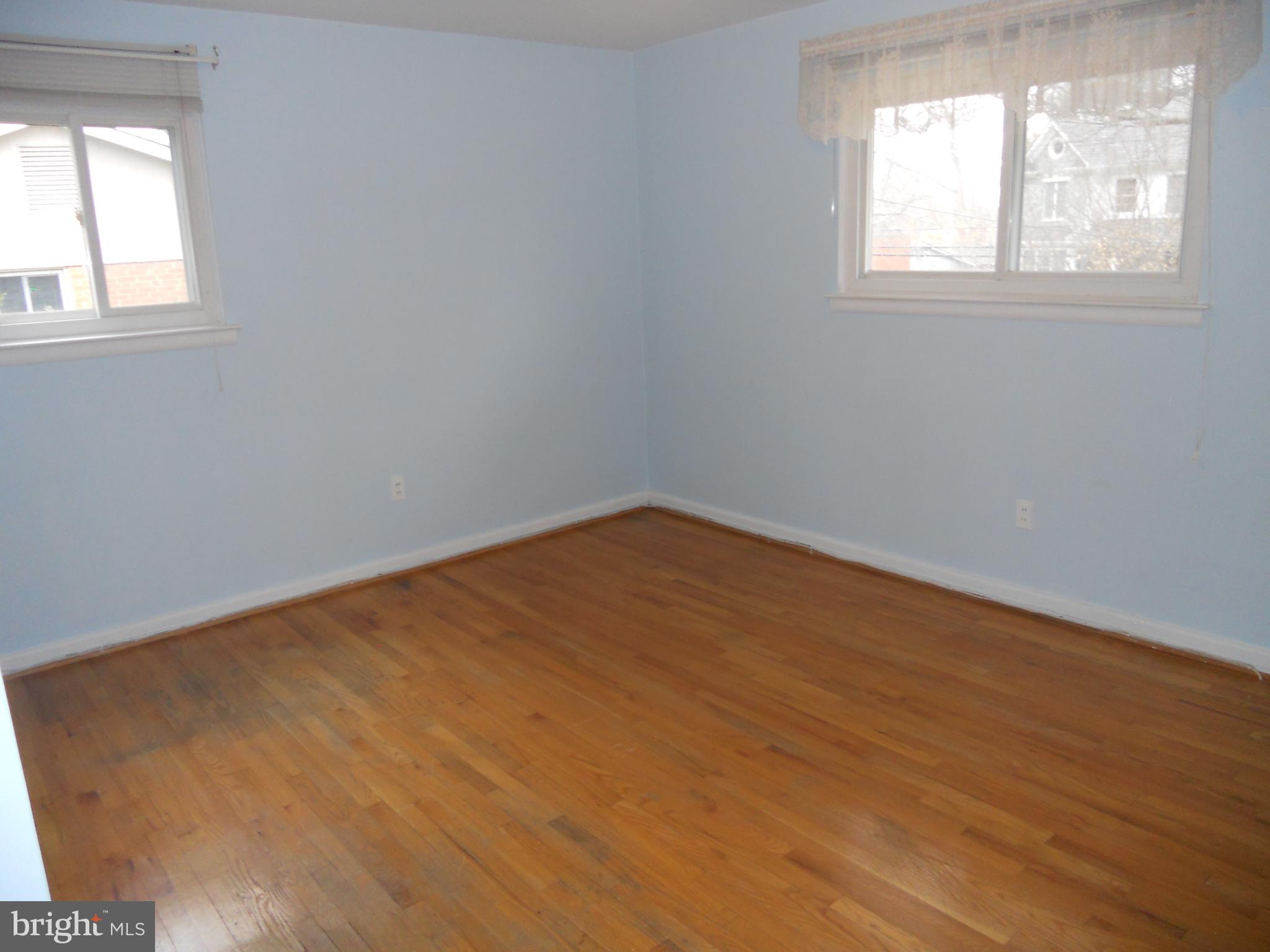 Real estate listing preview #14