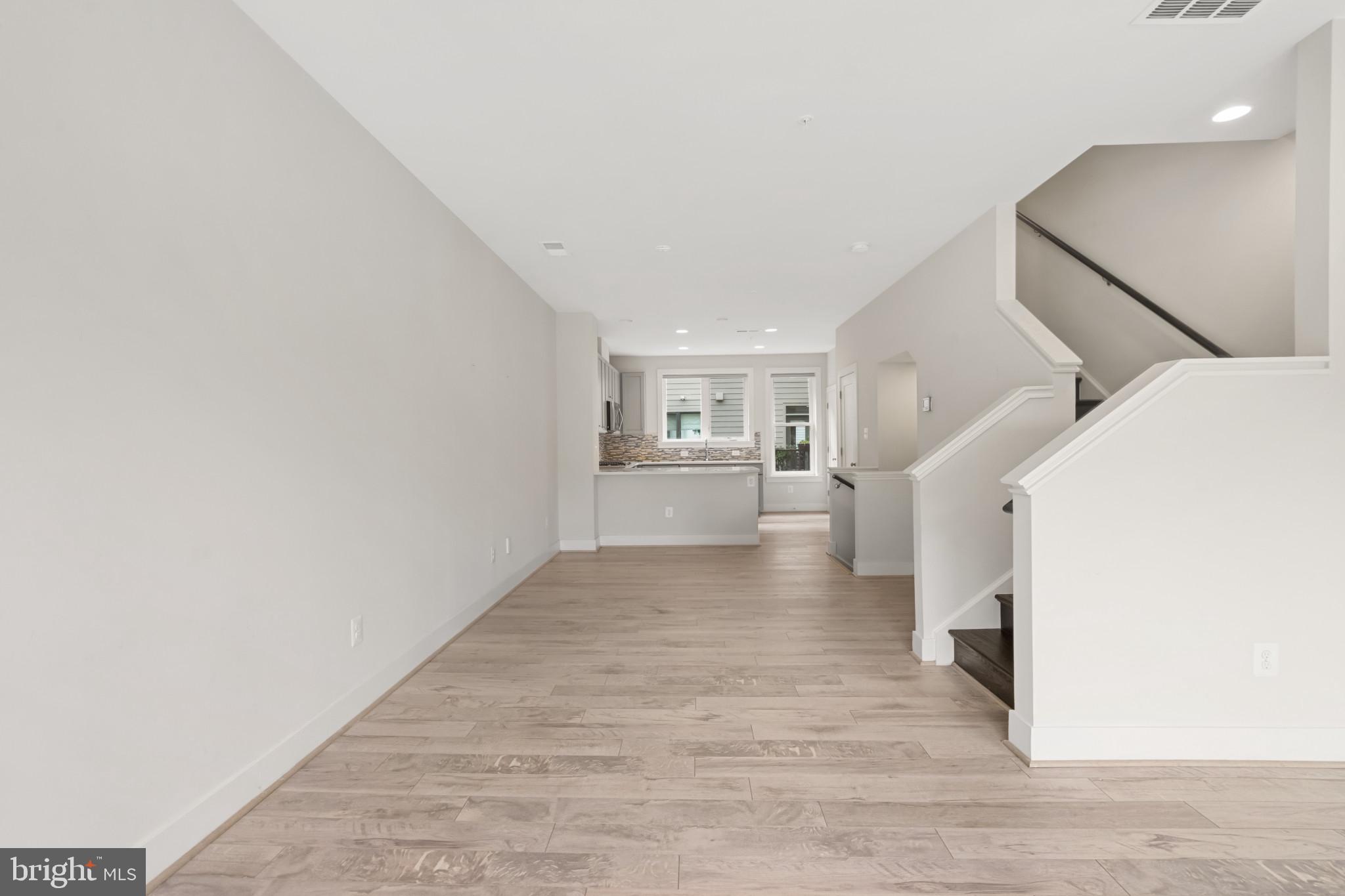 Real estate listing preview #10