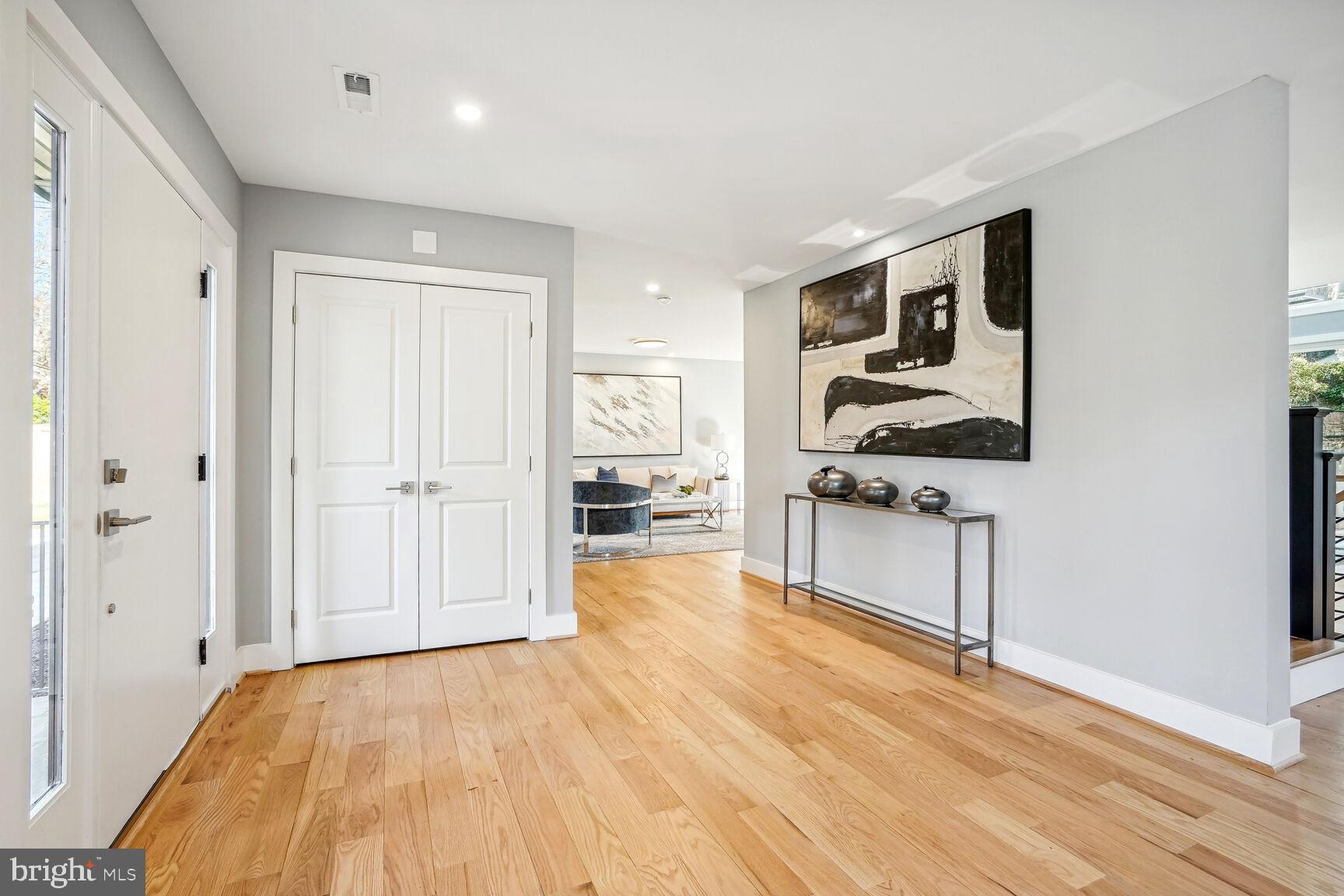 Real estate listing preview #7