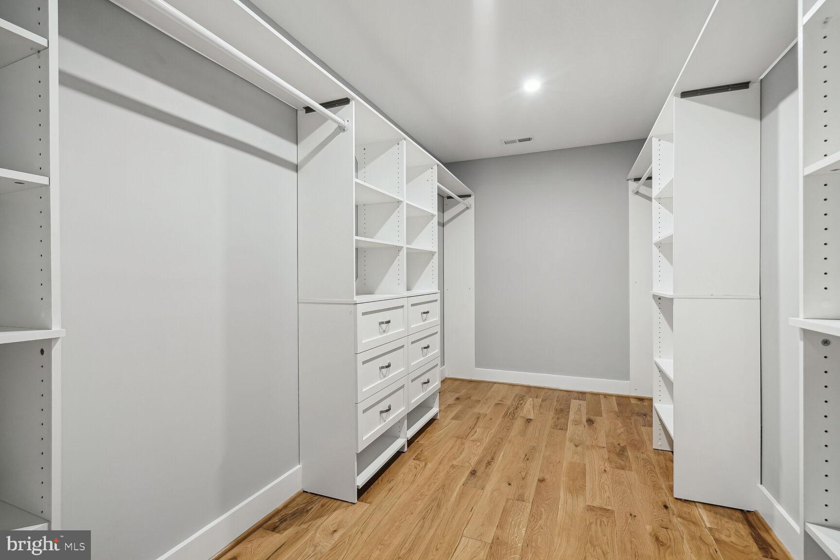 Real estate listing preview #28