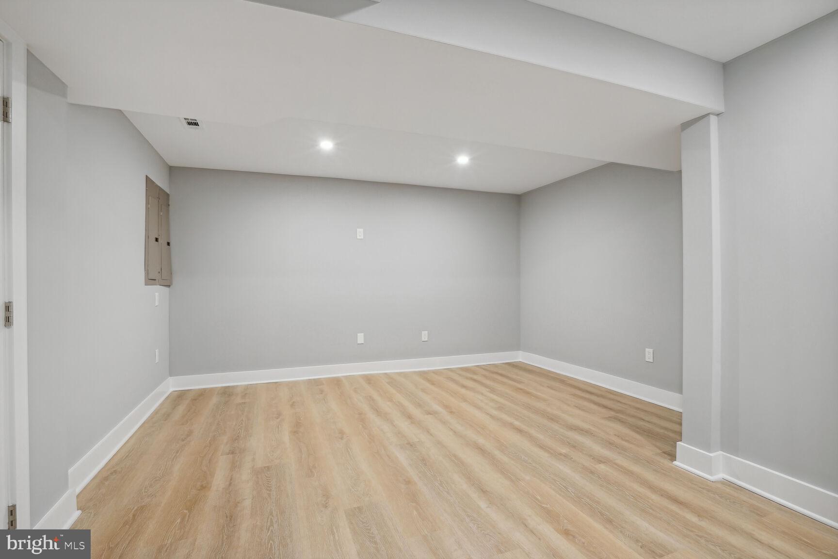 Real estate listing preview #48