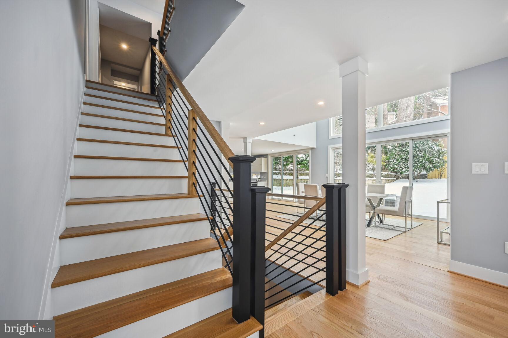 Real estate listing preview #3