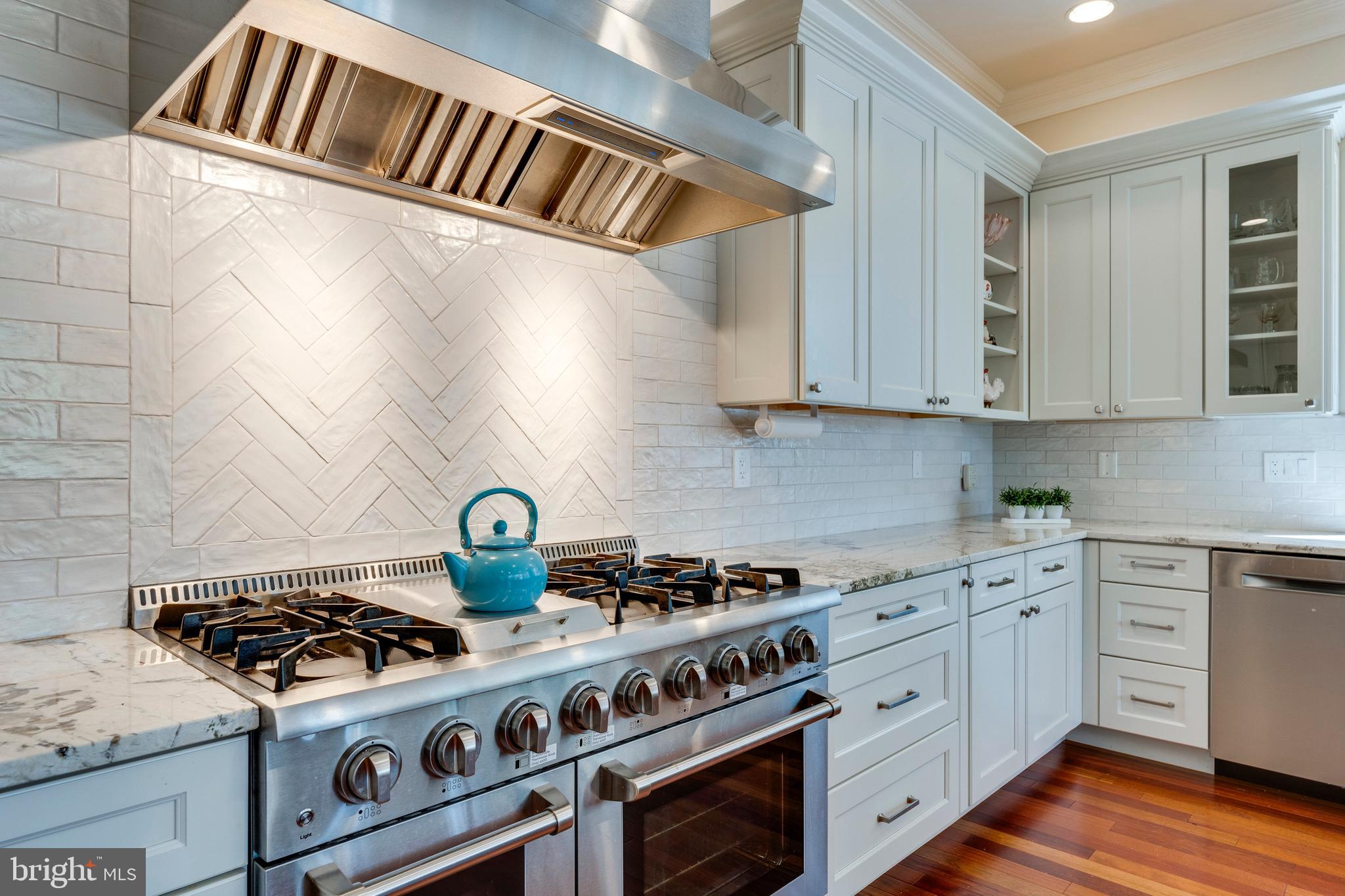 Real estate listing preview #24