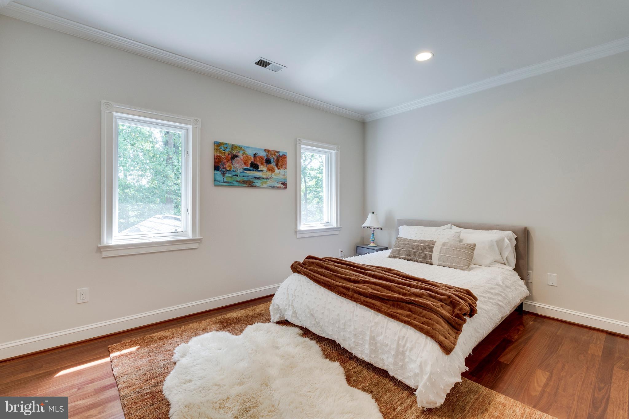 Real estate listing preview #48