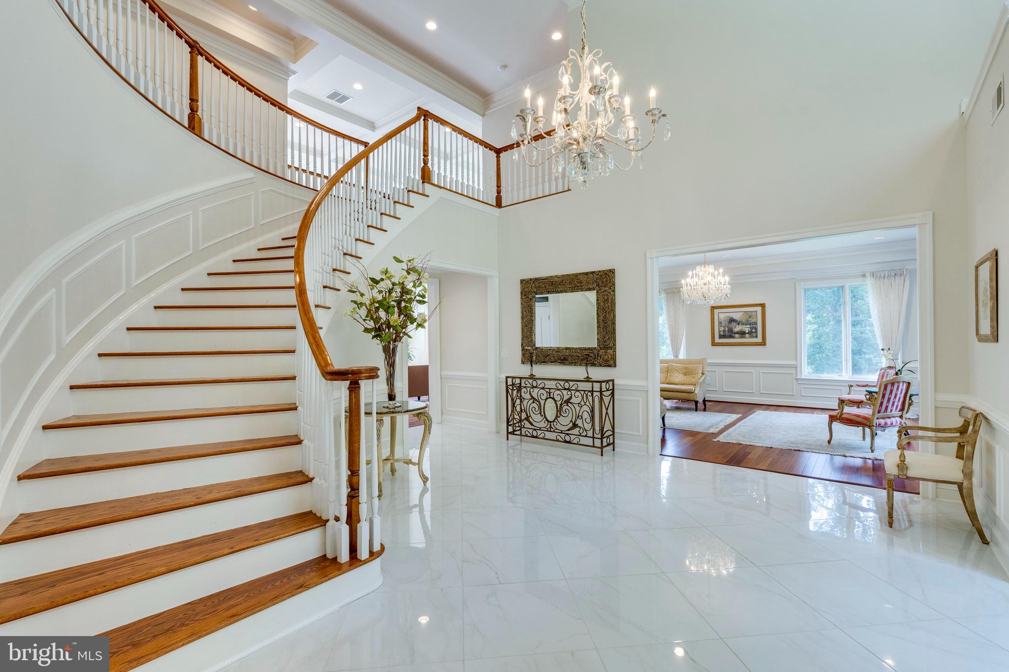 Real estate listing preview #8