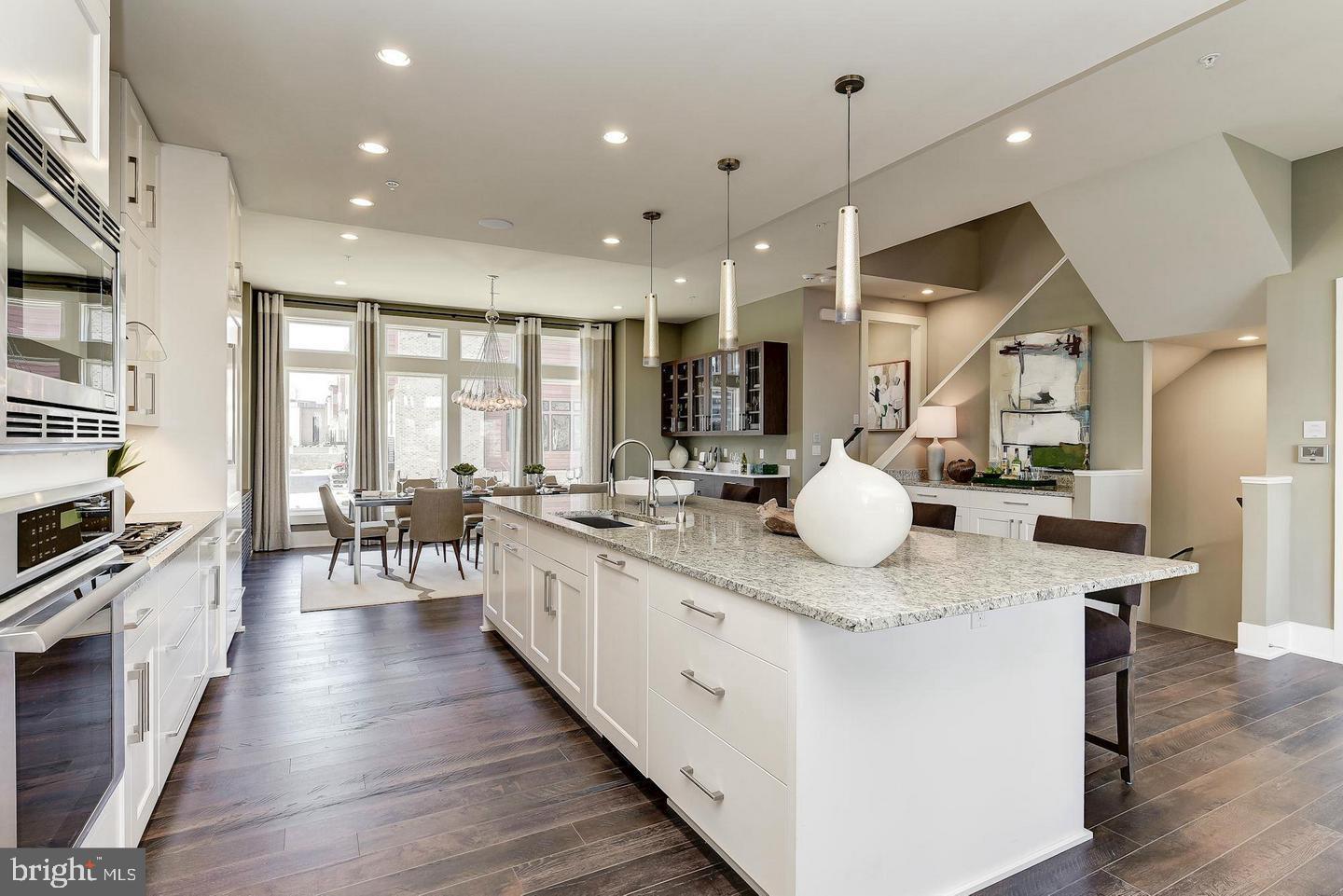 Real estate listing preview #6