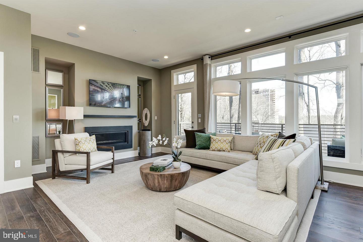 Real estate listing preview #9