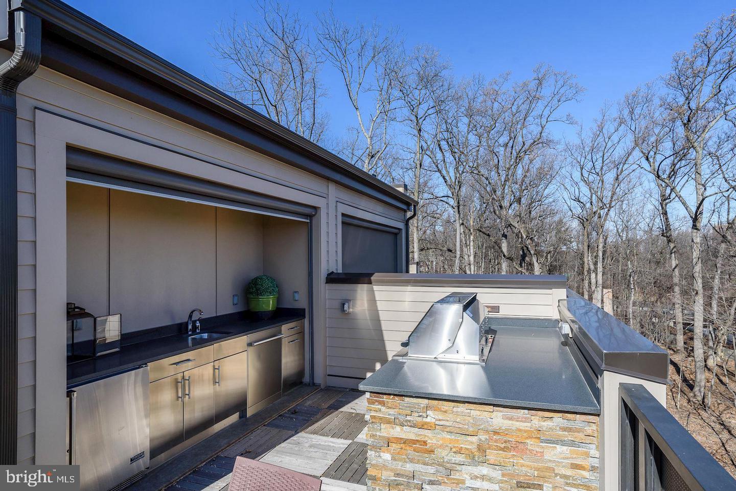 Real estate listing preview #24