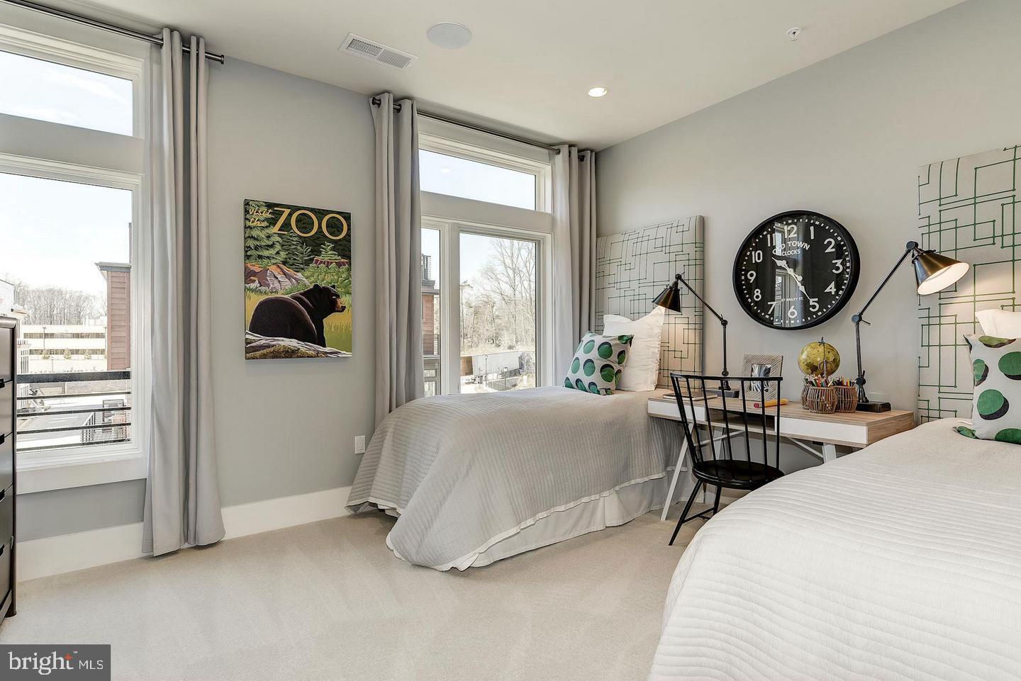 Real estate listing preview #15