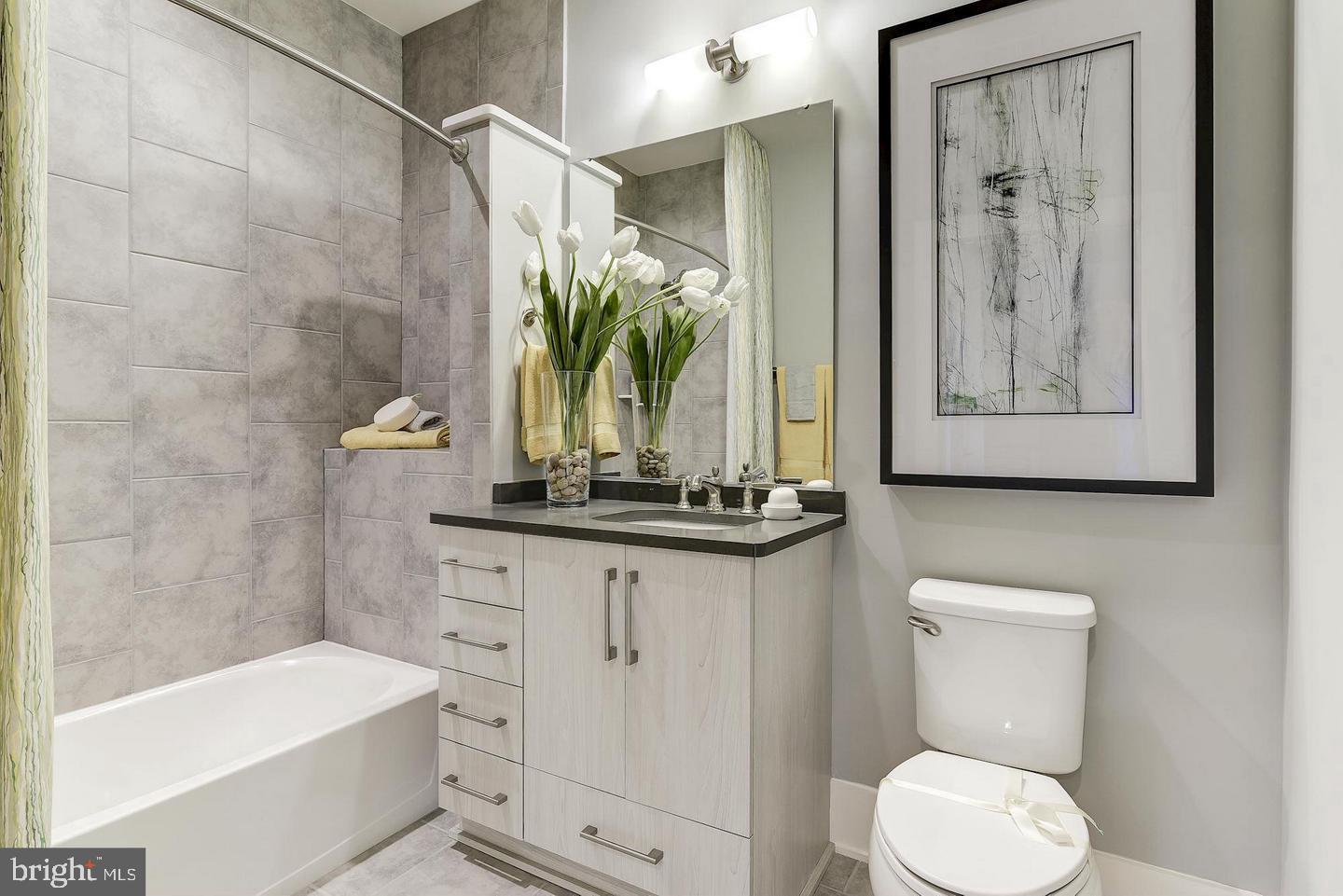 Real estate listing preview #16