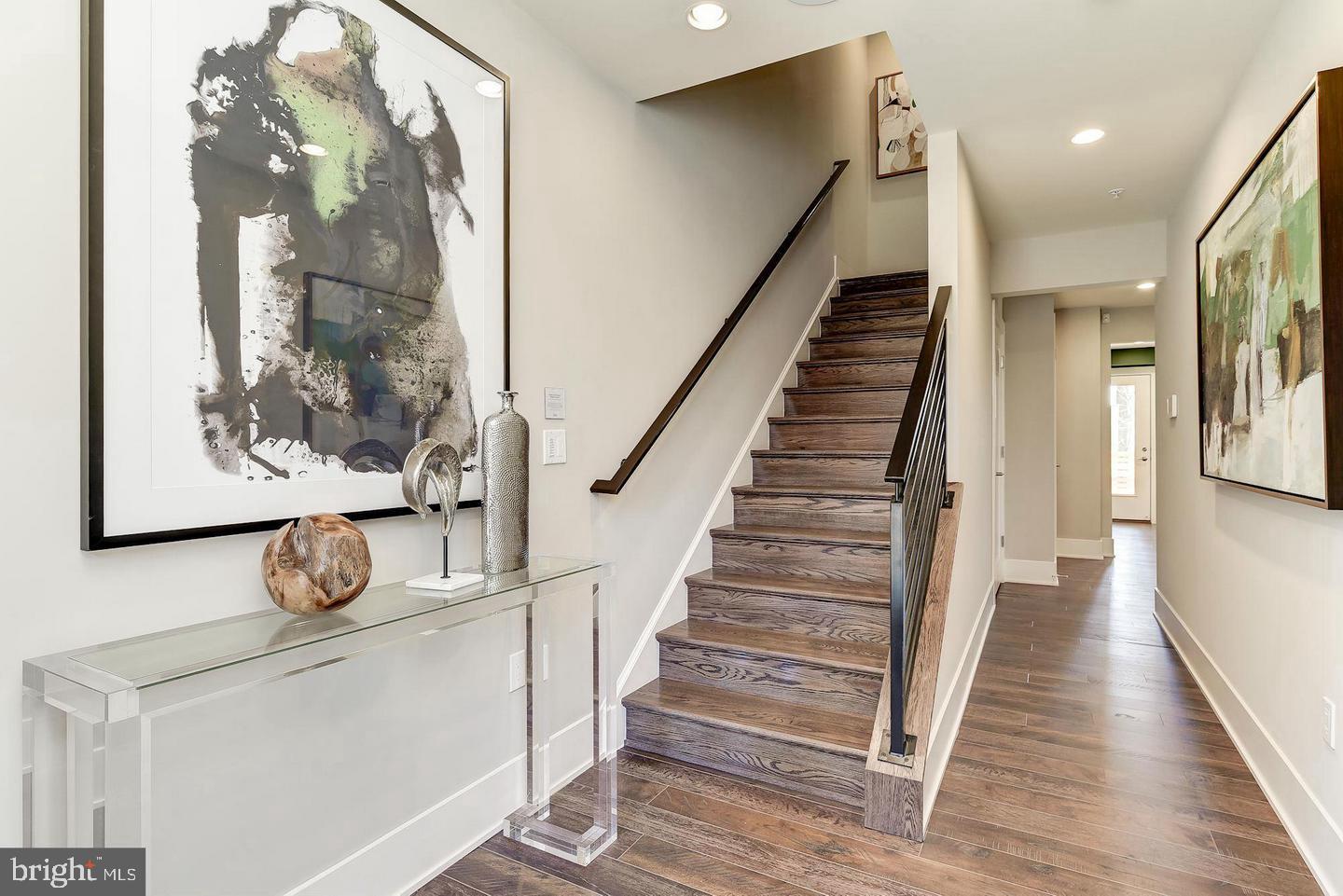 Real estate listing preview #2