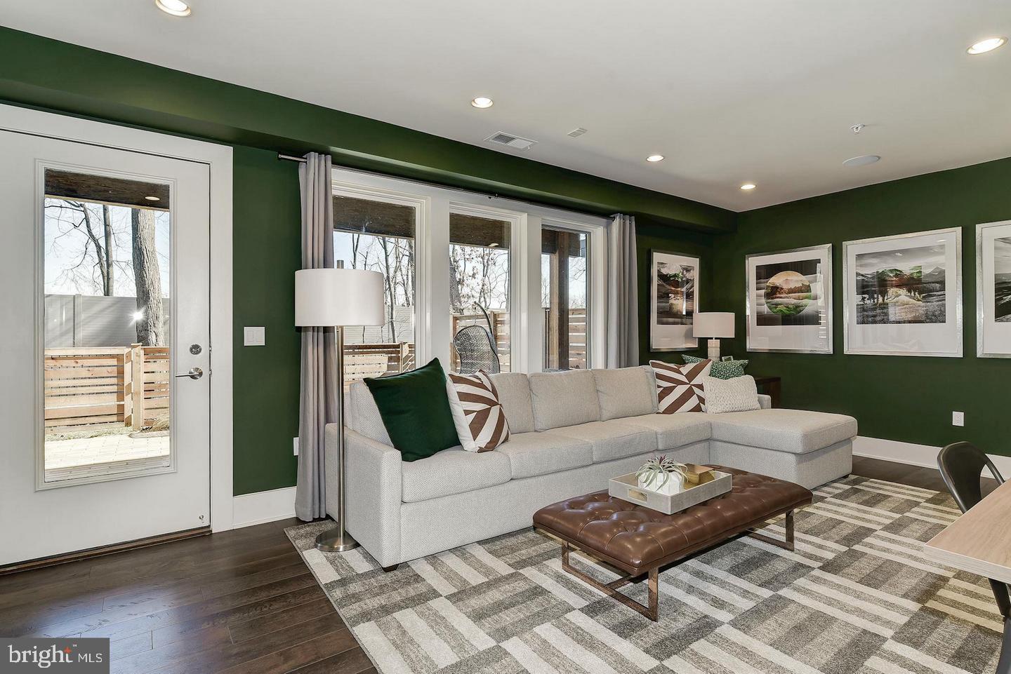 Real estate listing preview #3