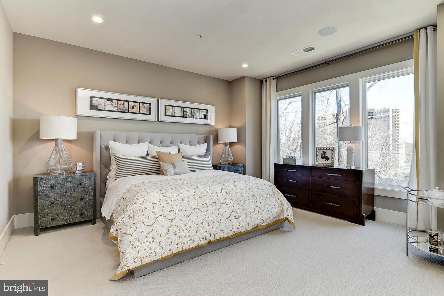 Real estate listing preview #13