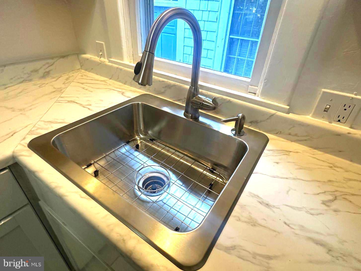 Real estate listing preview #34