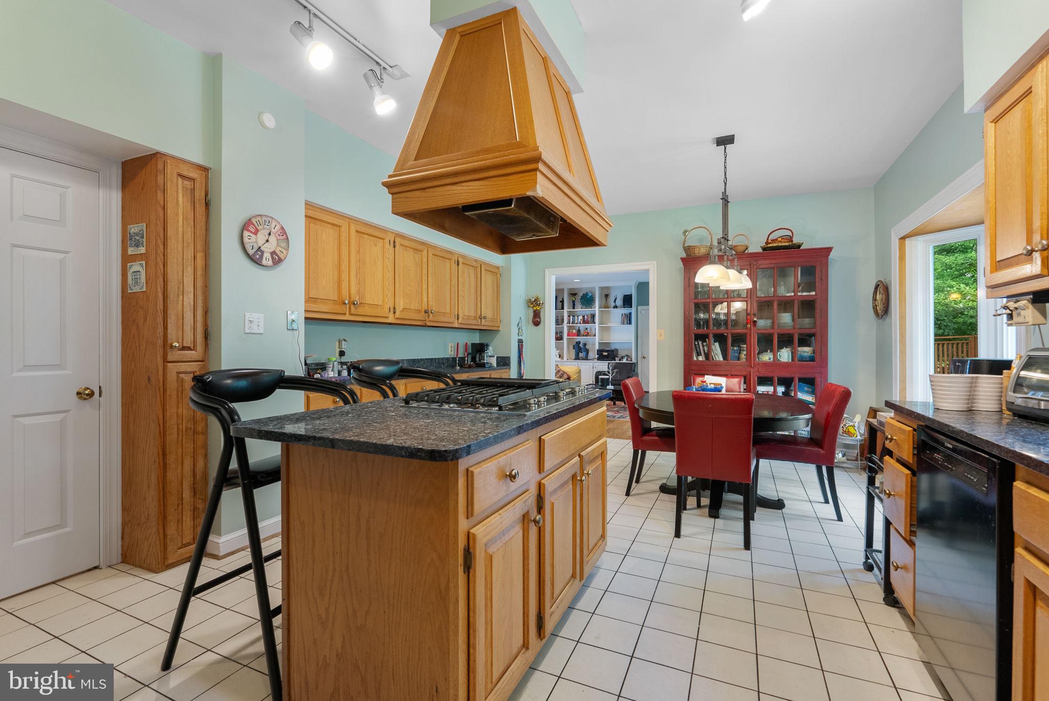 Real estate listing preview #18