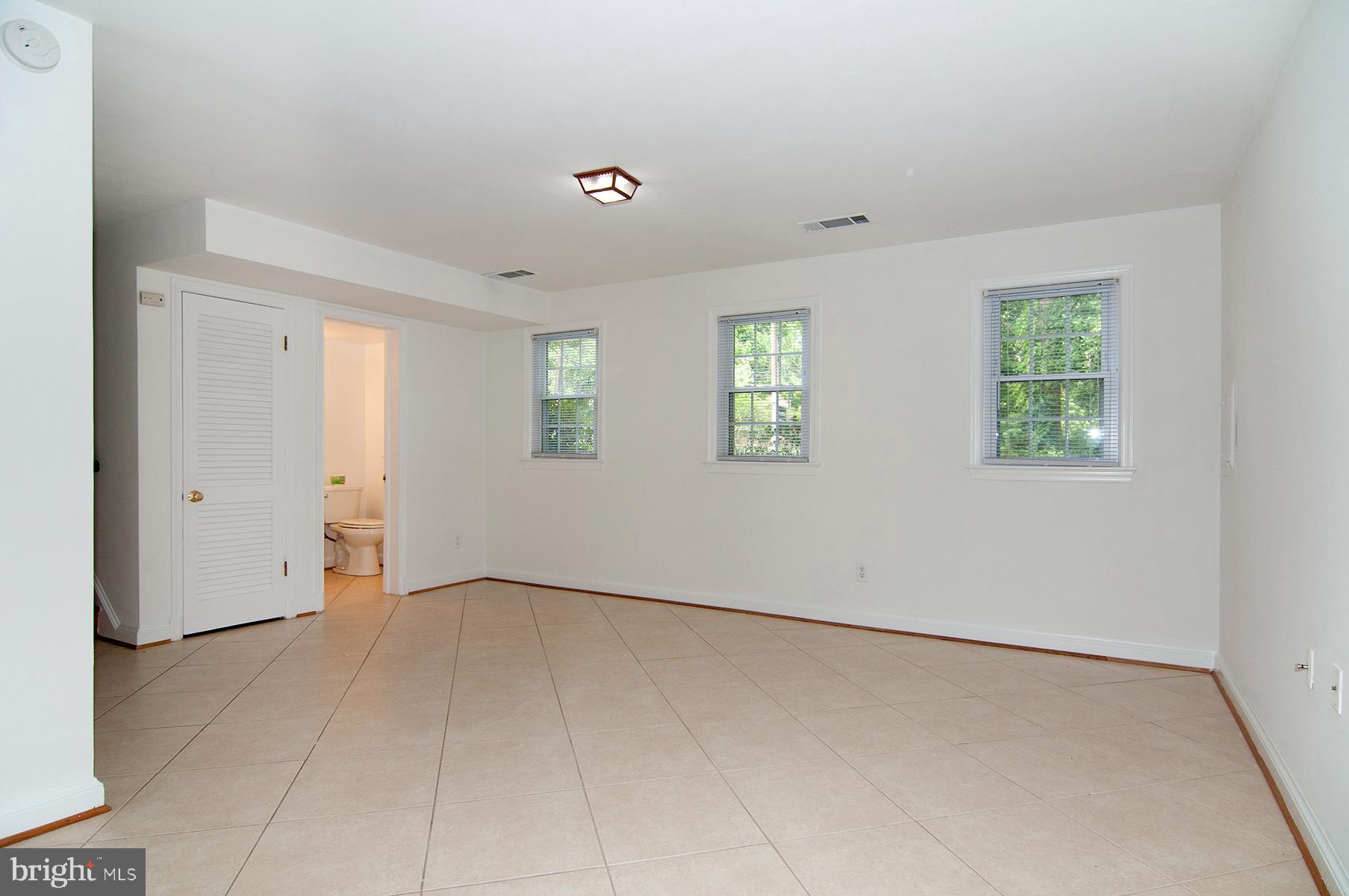 Real estate listing preview #18