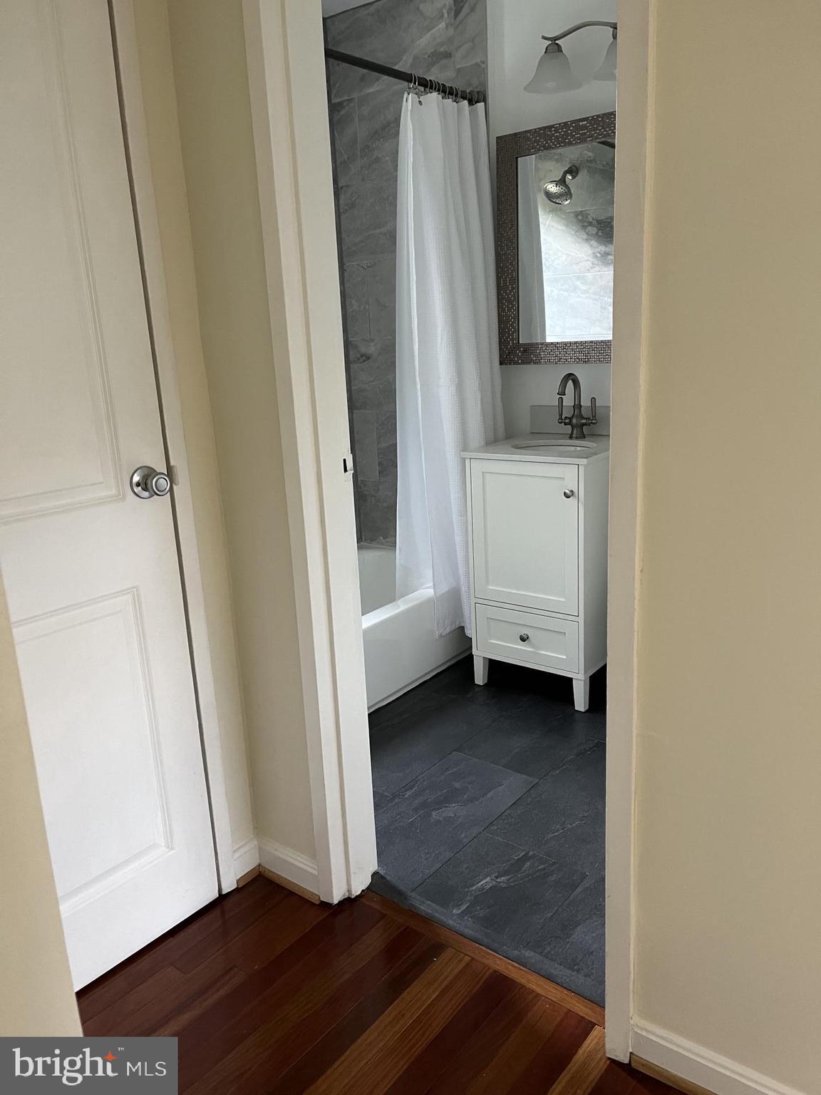 Real estate listing preview #10