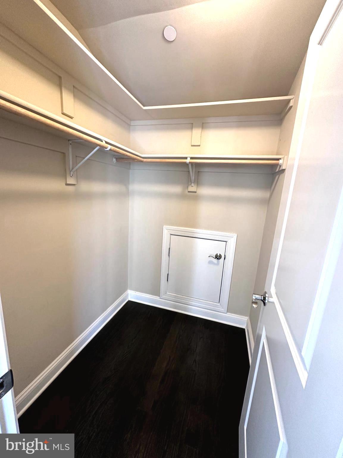 Real estate listing preview #42