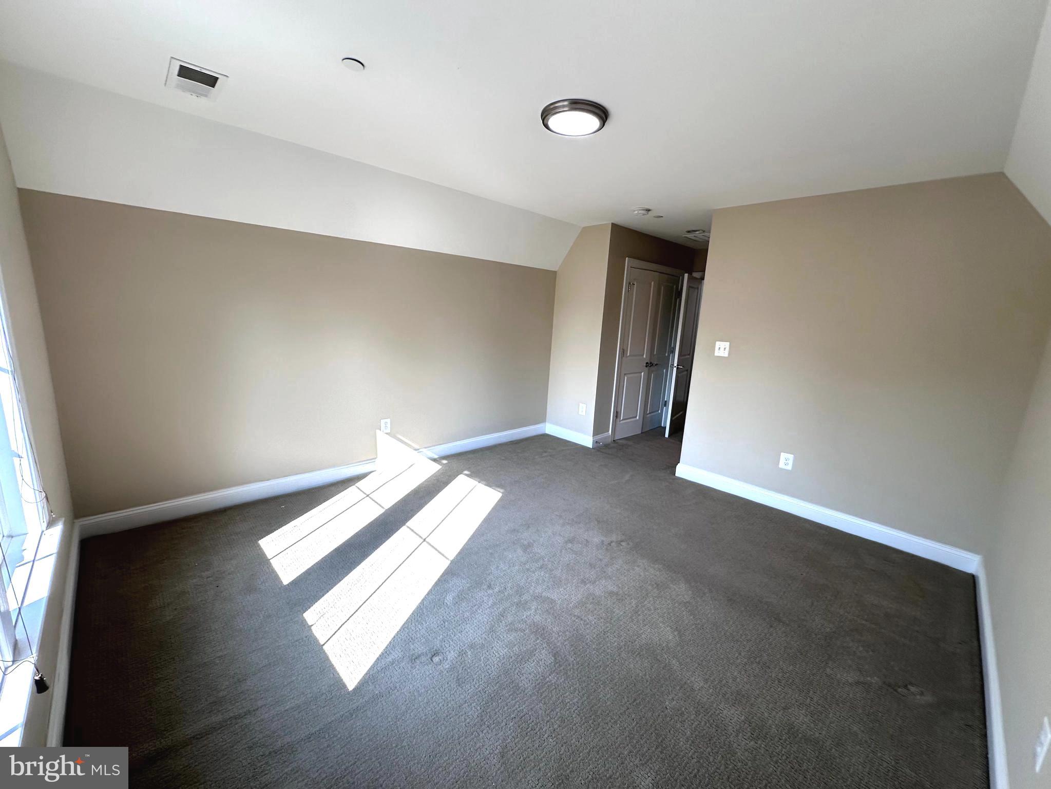 Real estate listing preview #53