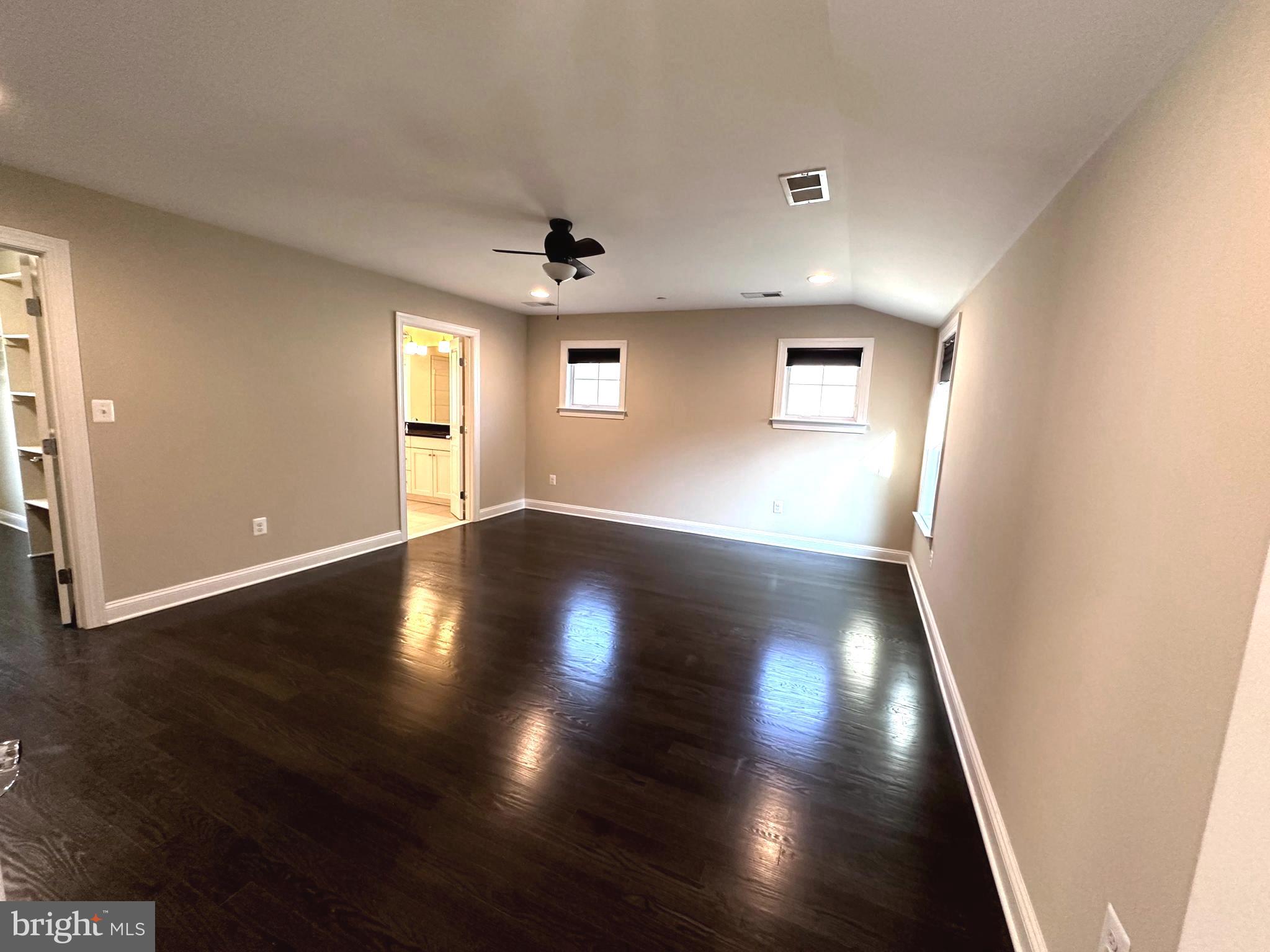 Real estate listing preview #24