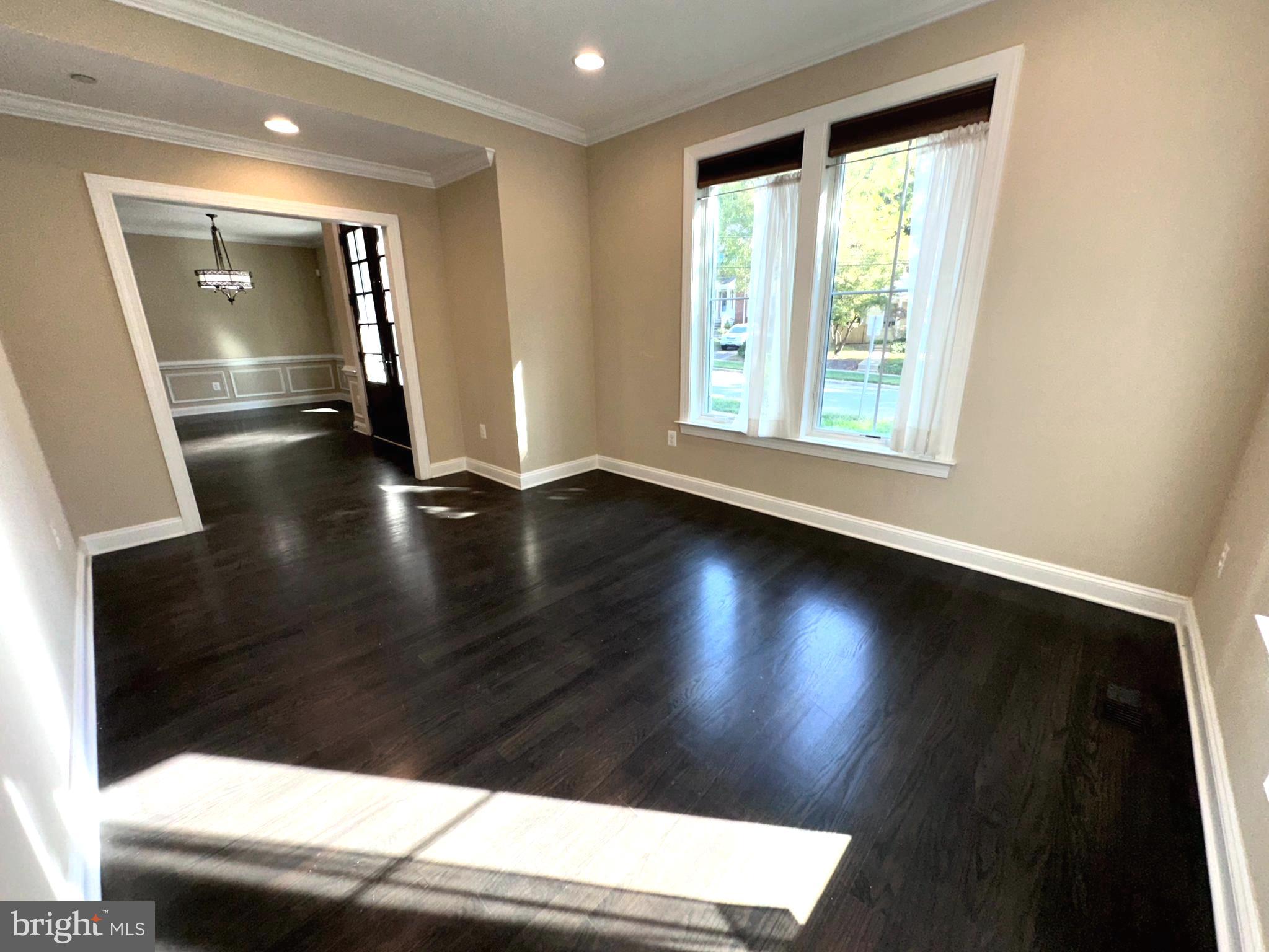 Real estate listing preview #6