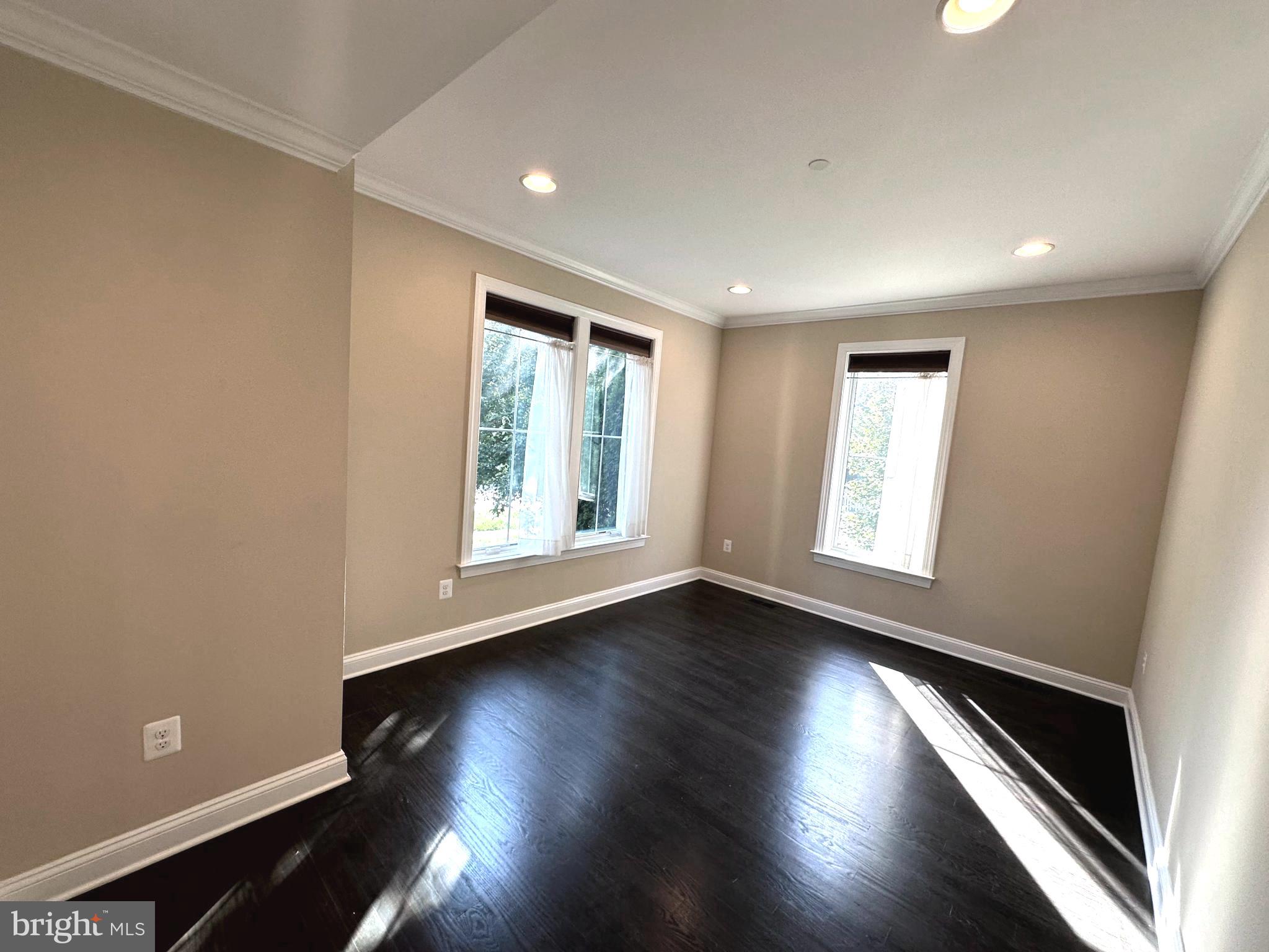 Real estate listing preview #5