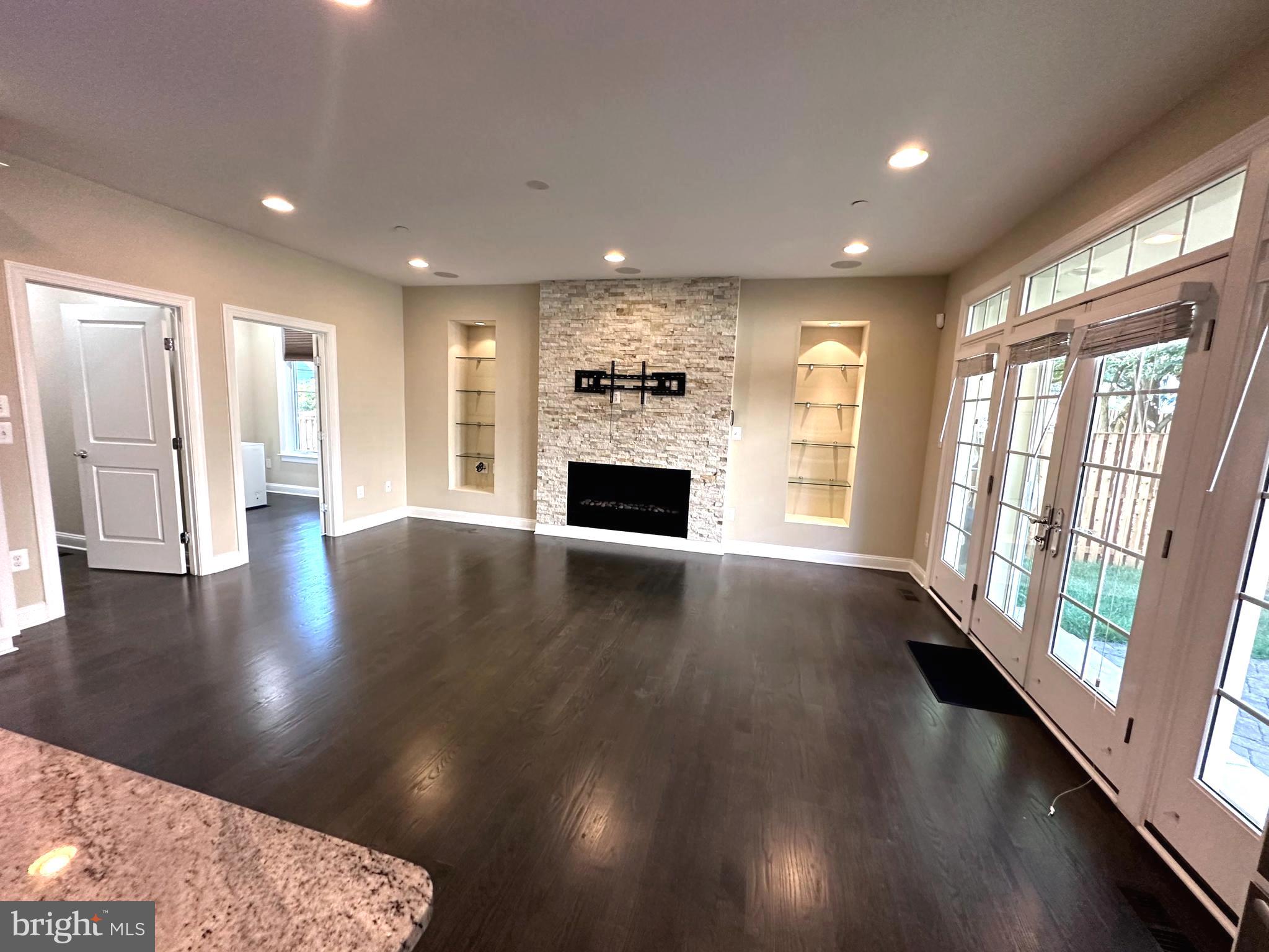 Real estate listing preview #15