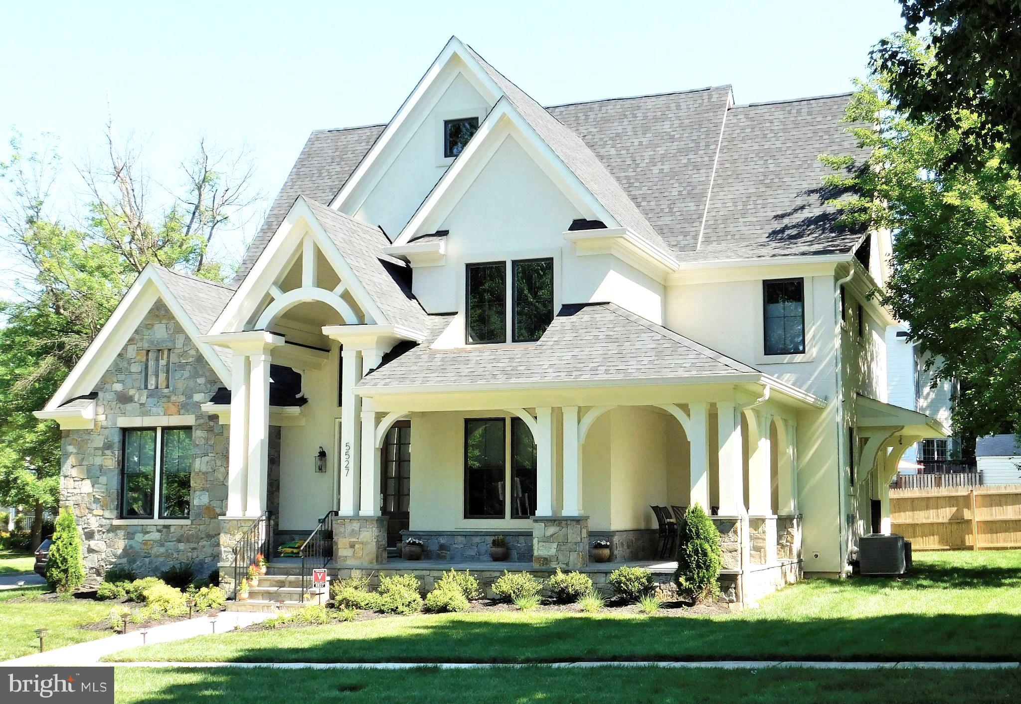 Real estate listing preview #1